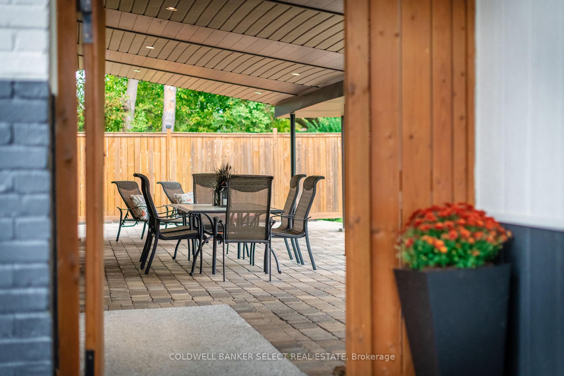 Photo 36 of 158 Ellwood Drive W, Caledon, Bolton West — HOMEH