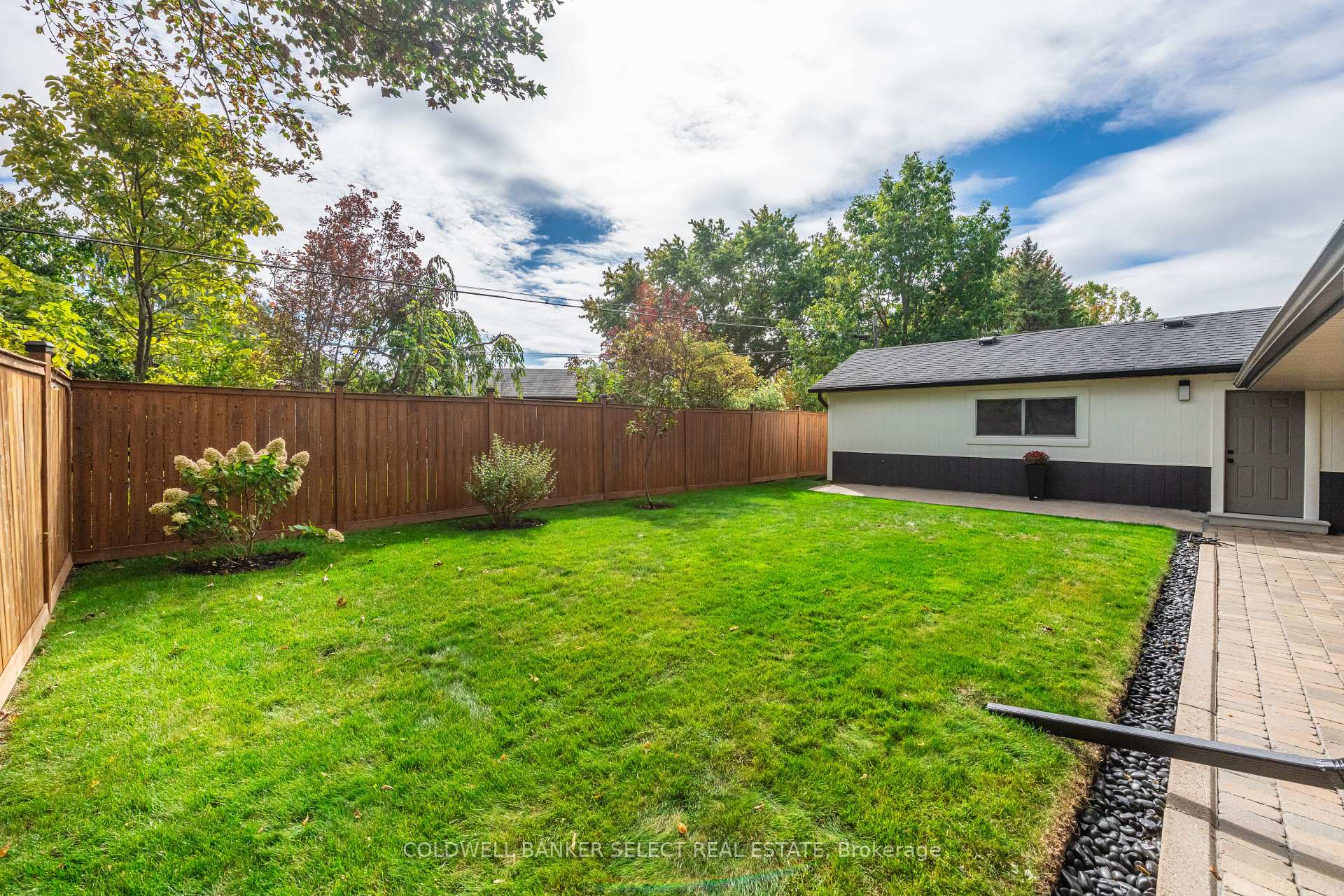 Photo 41 of 158 Ellwood Drive W, Caledon, Bolton West — HOMEH