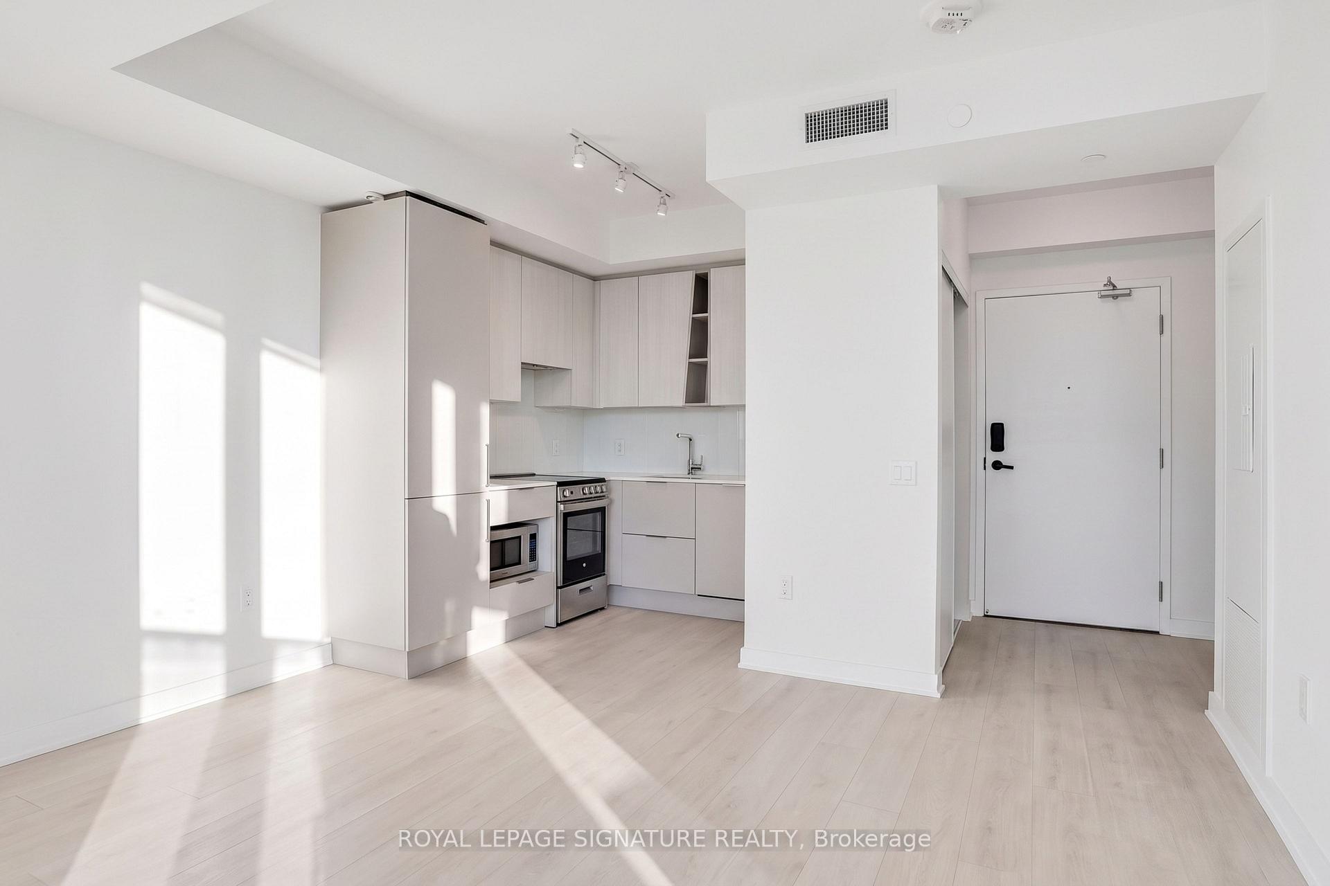 Photo 2 of Unit 610, 3900 Confederation Parkway, Mississauga, City Centre — HOMEH