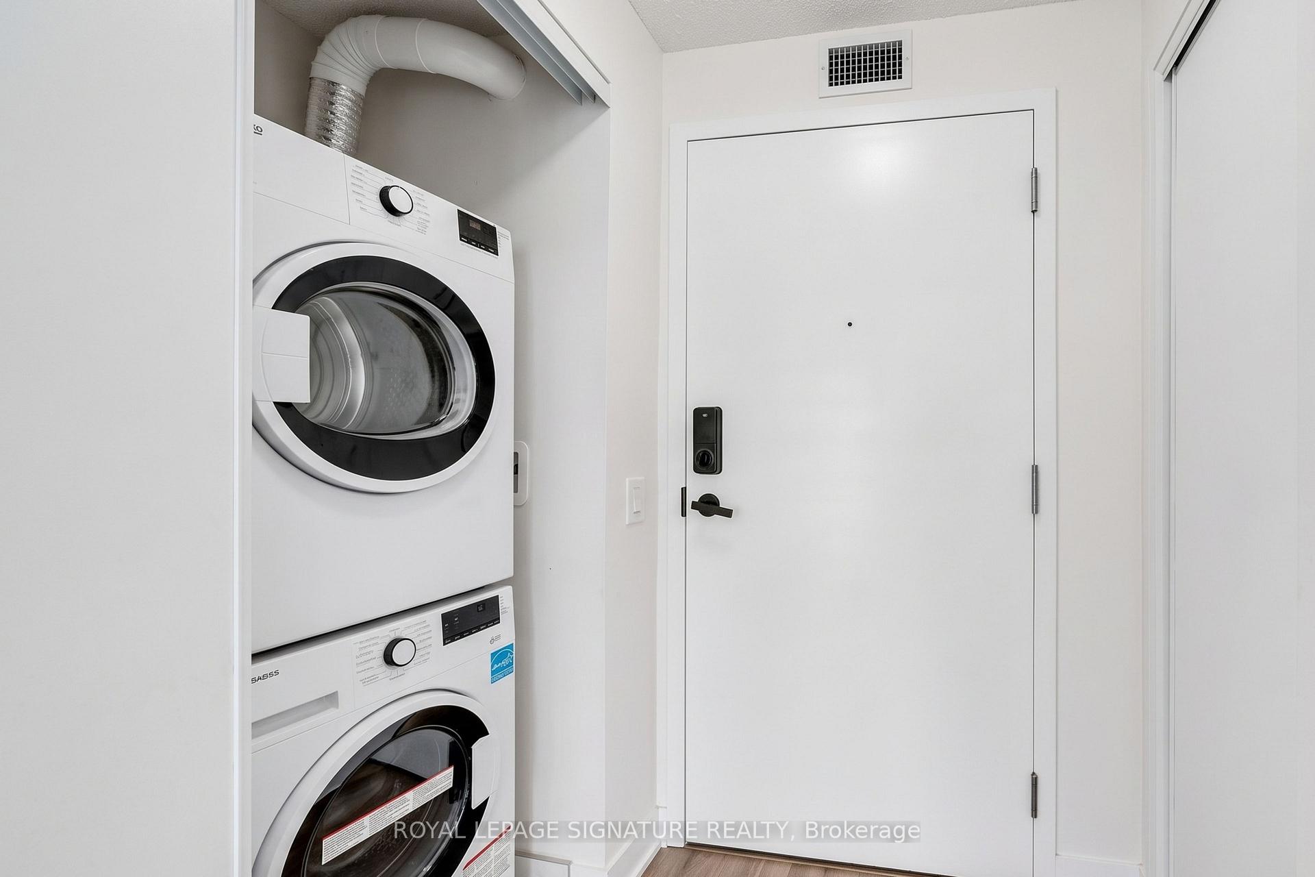 Photo 5 of Unit 610, 3900 Confederation Parkway, Mississauga, City Centre — HOMEH