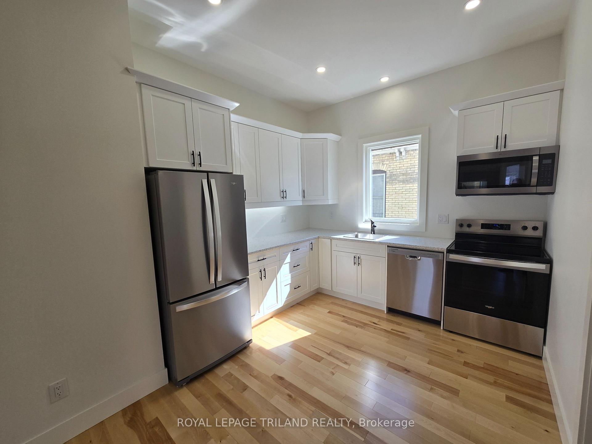 Photo 9 of 245 Ross Street, St. Thomas — HOMEH