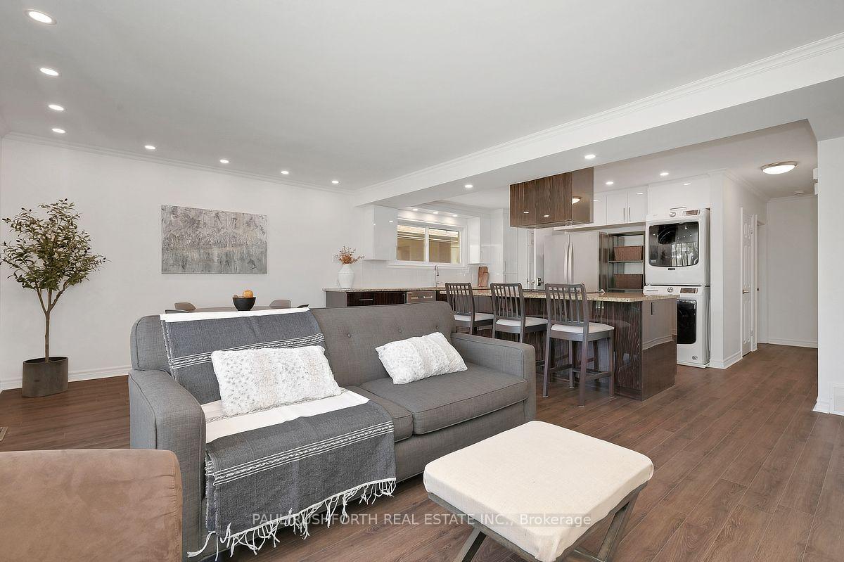 Photo 11 of 2160 Lambeth Walk, Ottawa, Parkway Park — HOMEH