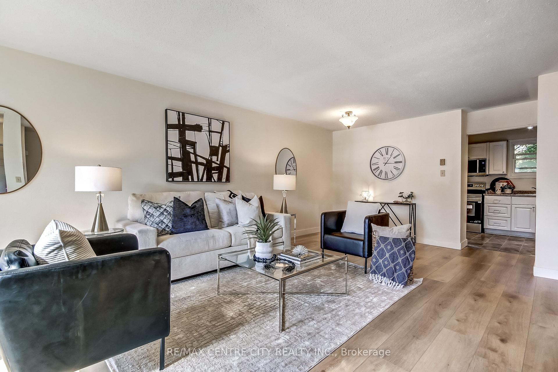 Photo 2 of Unit 30, 101 Highview Avenue E, London, South P — HOMEH