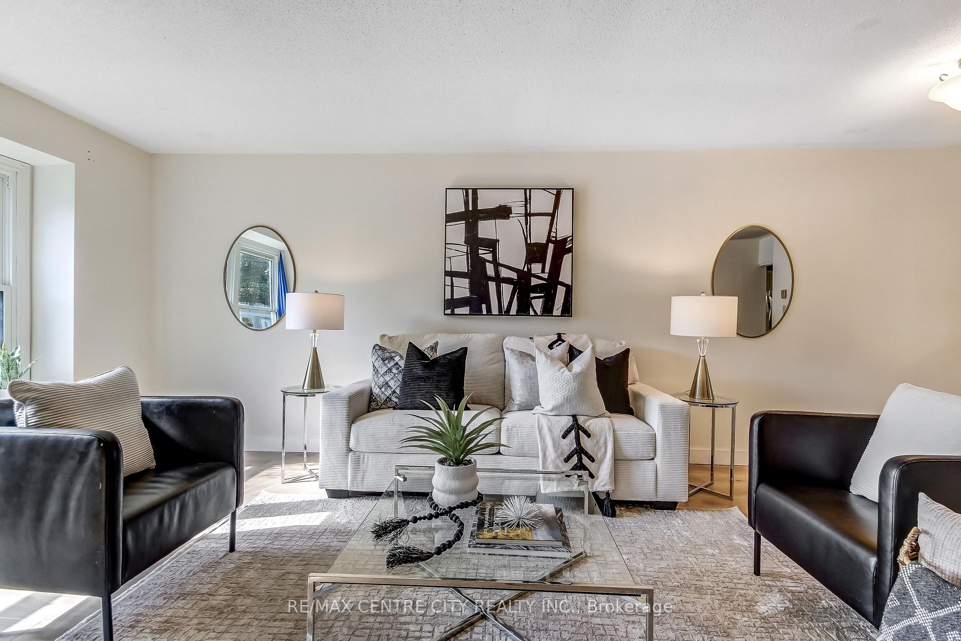 Photo 3 of Unit 30, 101 Highview Avenue E, London, South P — HOMEH