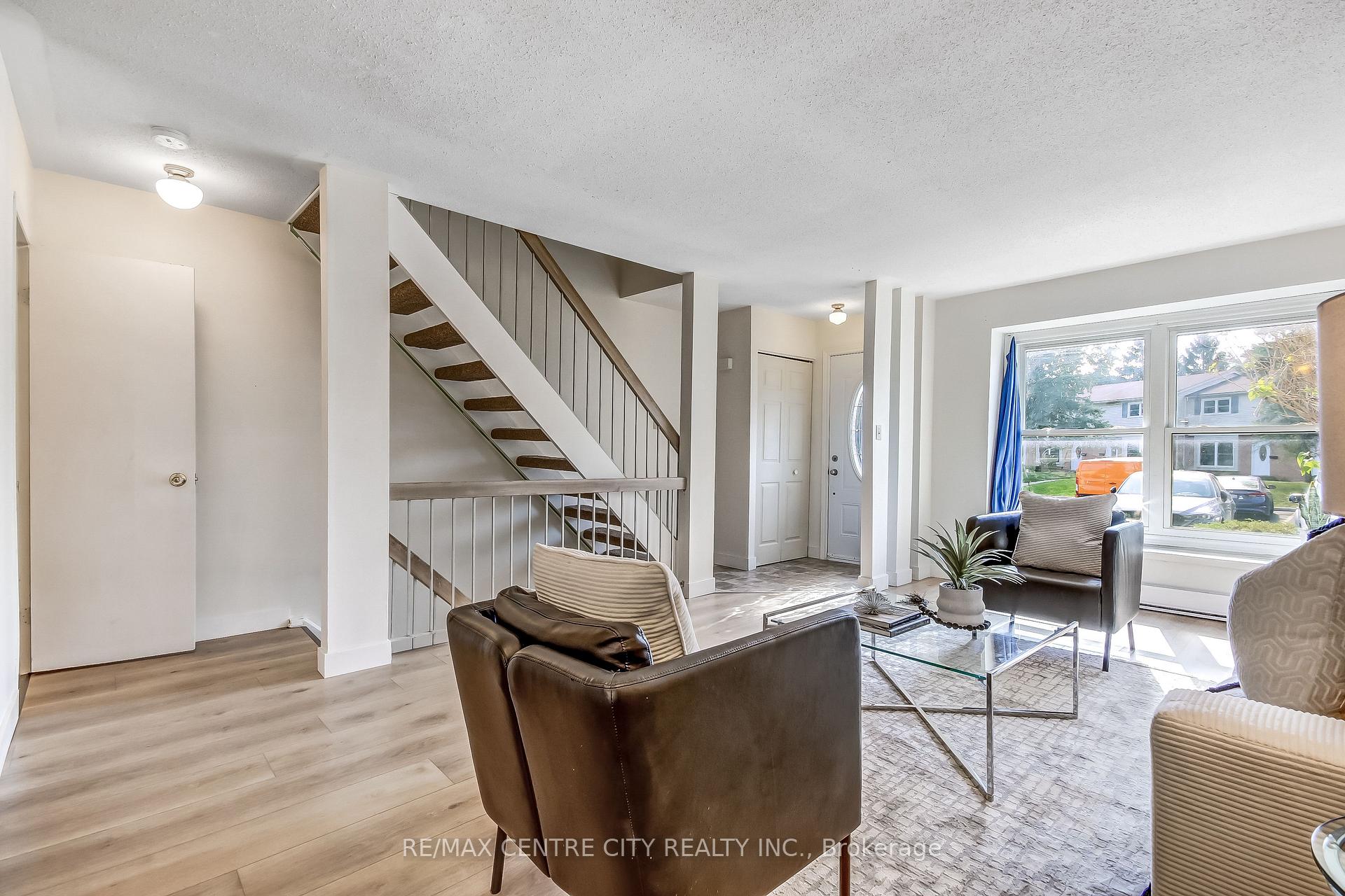 Photo 5 of Unit 30, 101 Highview Avenue E, London, South P — HOMEH