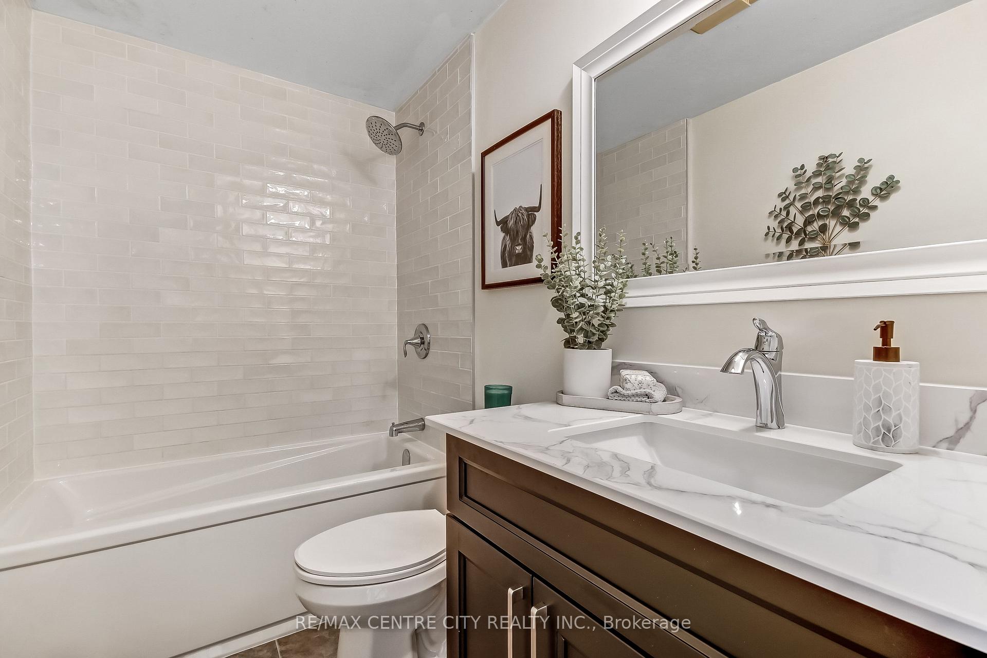 Photo 14 of Unit 30, 101 Highview Avenue E, London, South P — HOMEH