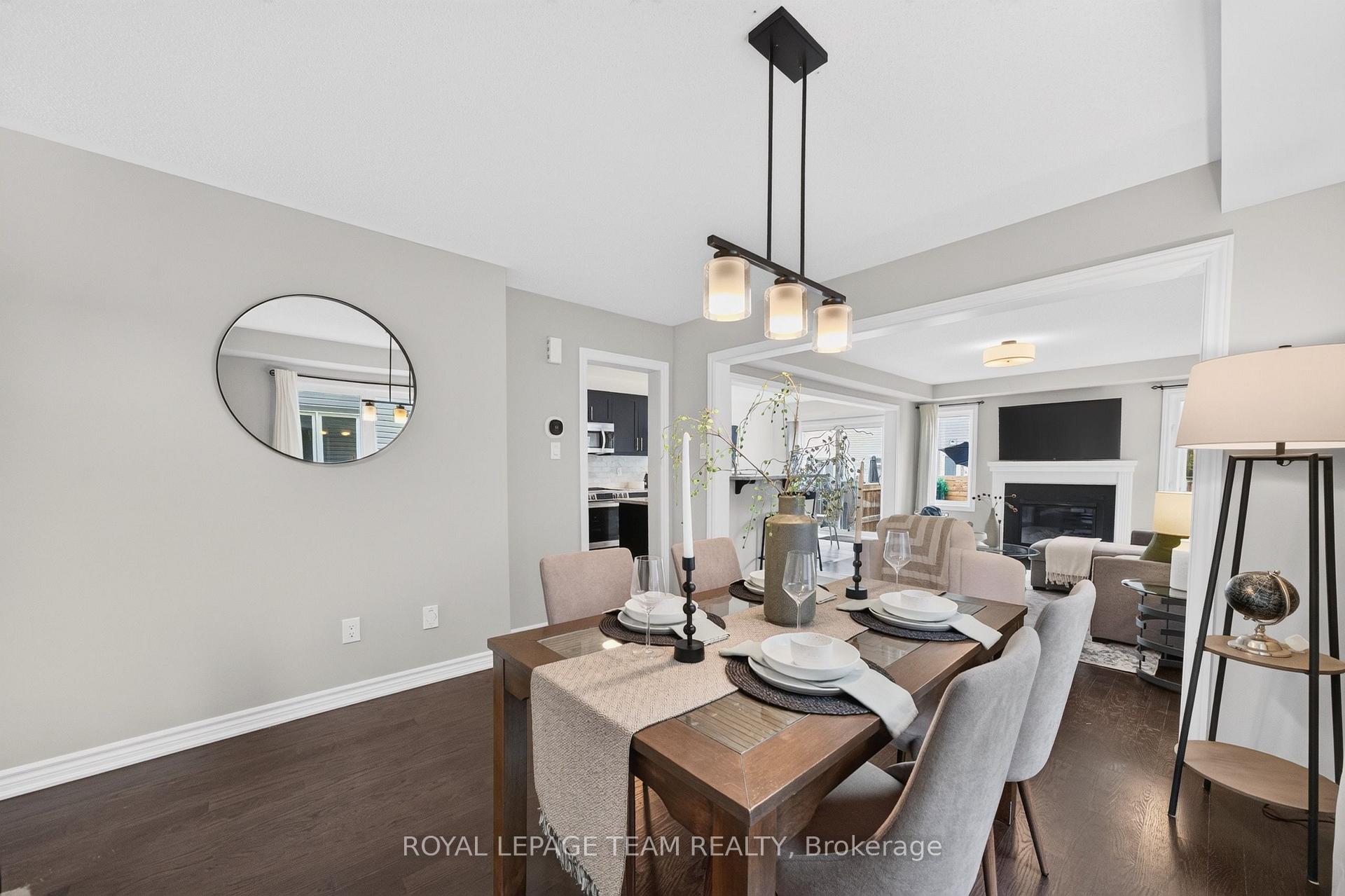 Photo 4 of 517 Foxlight Circle, Ottawa, Kanata - Emerald Meadows/Trailwest — HOMEH