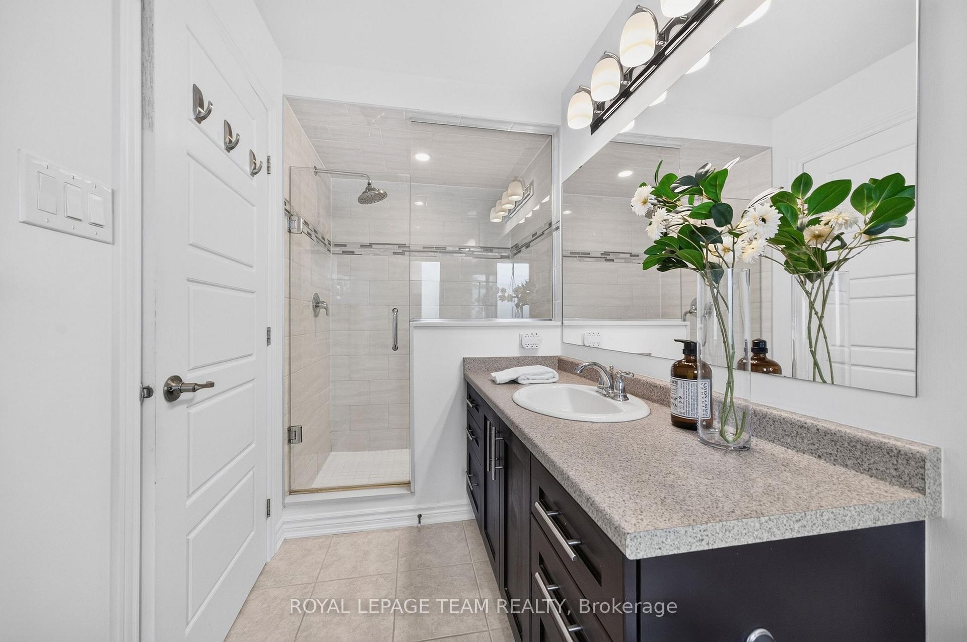 Photo 11 of 517 Foxlight Circle, Ottawa, Kanata - Emerald Meadows/Trailwest — HOMEH