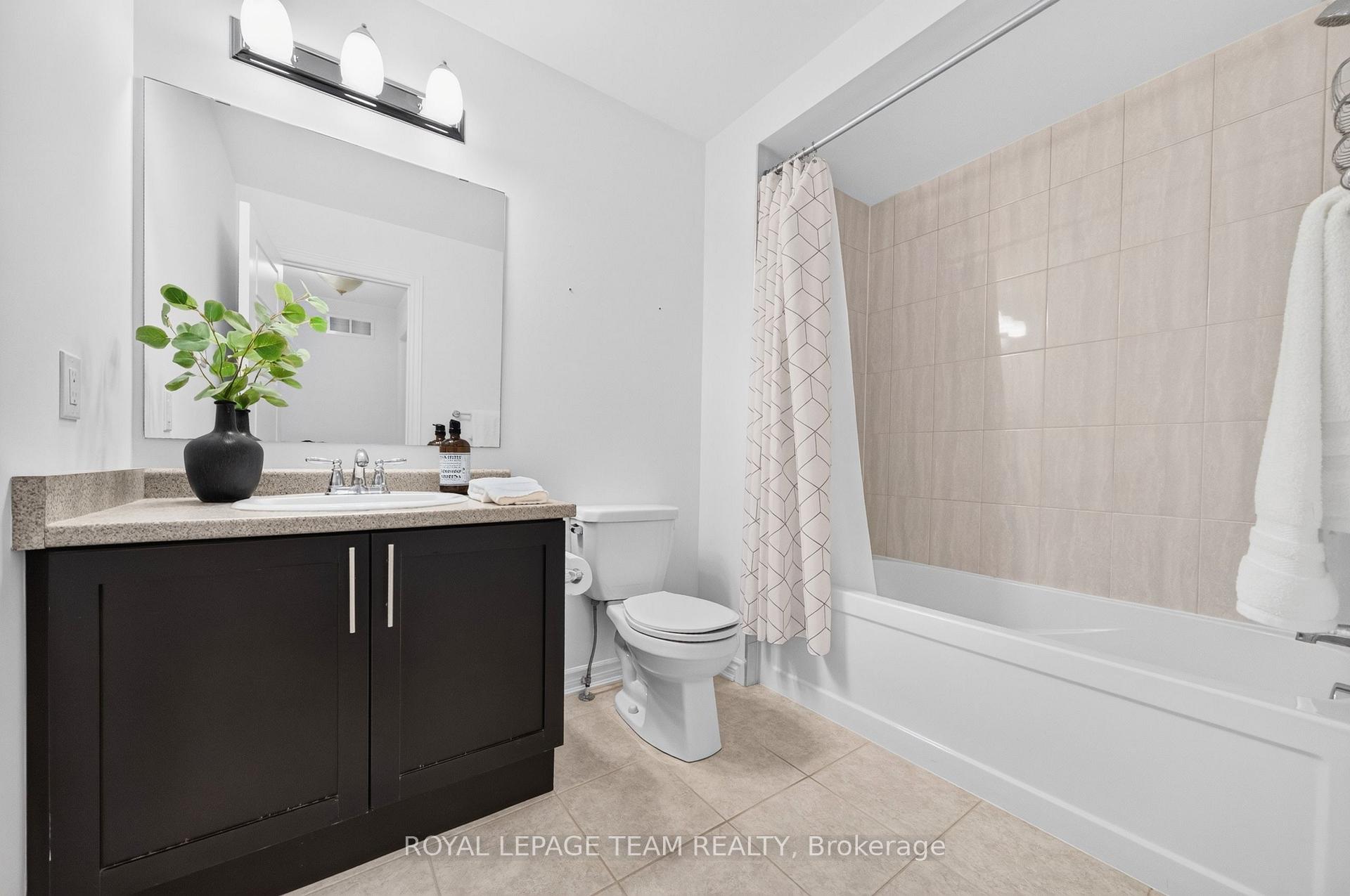 Photo 15 of 517 Foxlight Circle, Ottawa, Kanata - Emerald Meadows/Trailwest — HOMEH