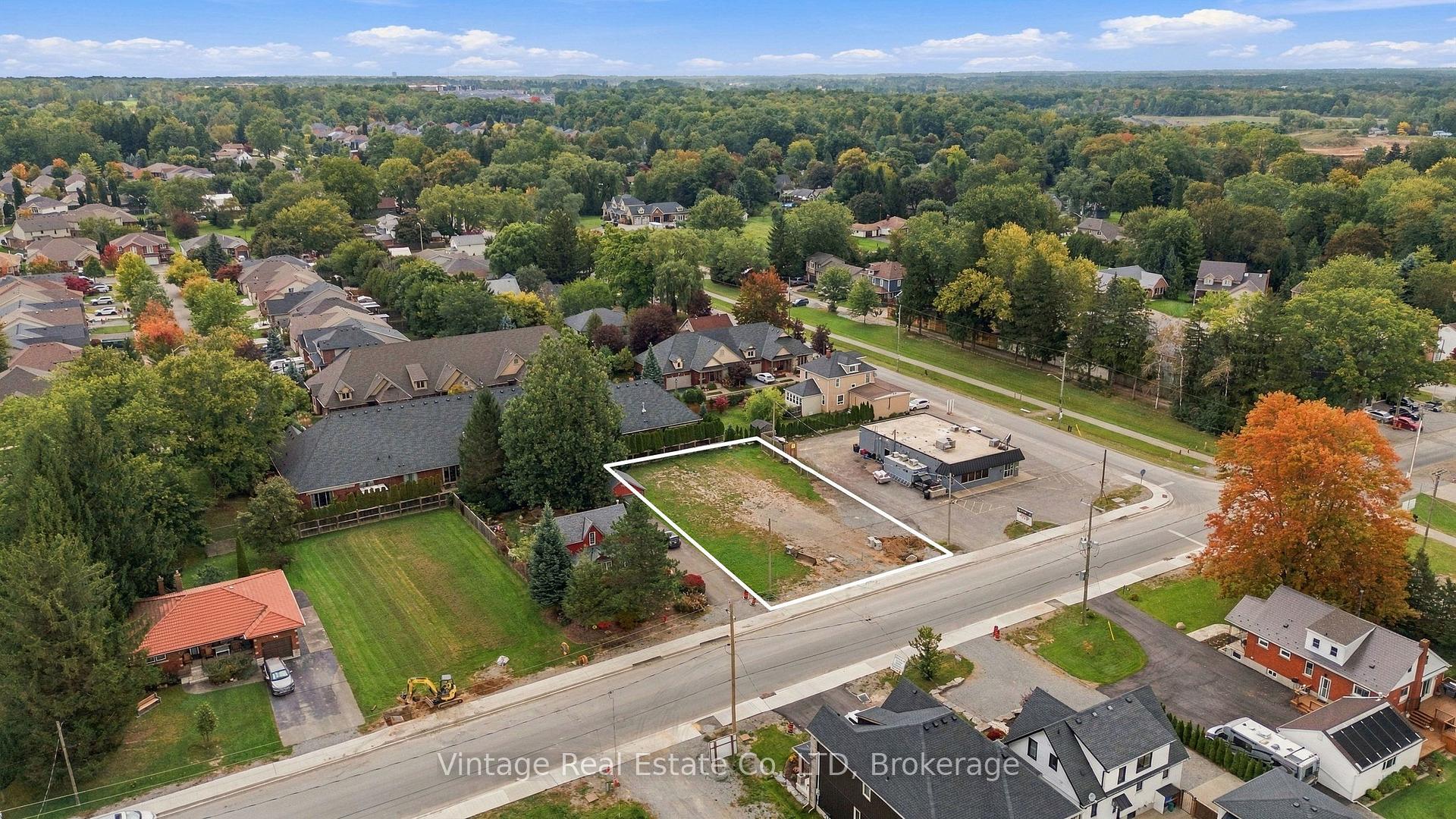 Photo 4 of 690 Quaker Road, Pelham, Fonthill — HOMEH