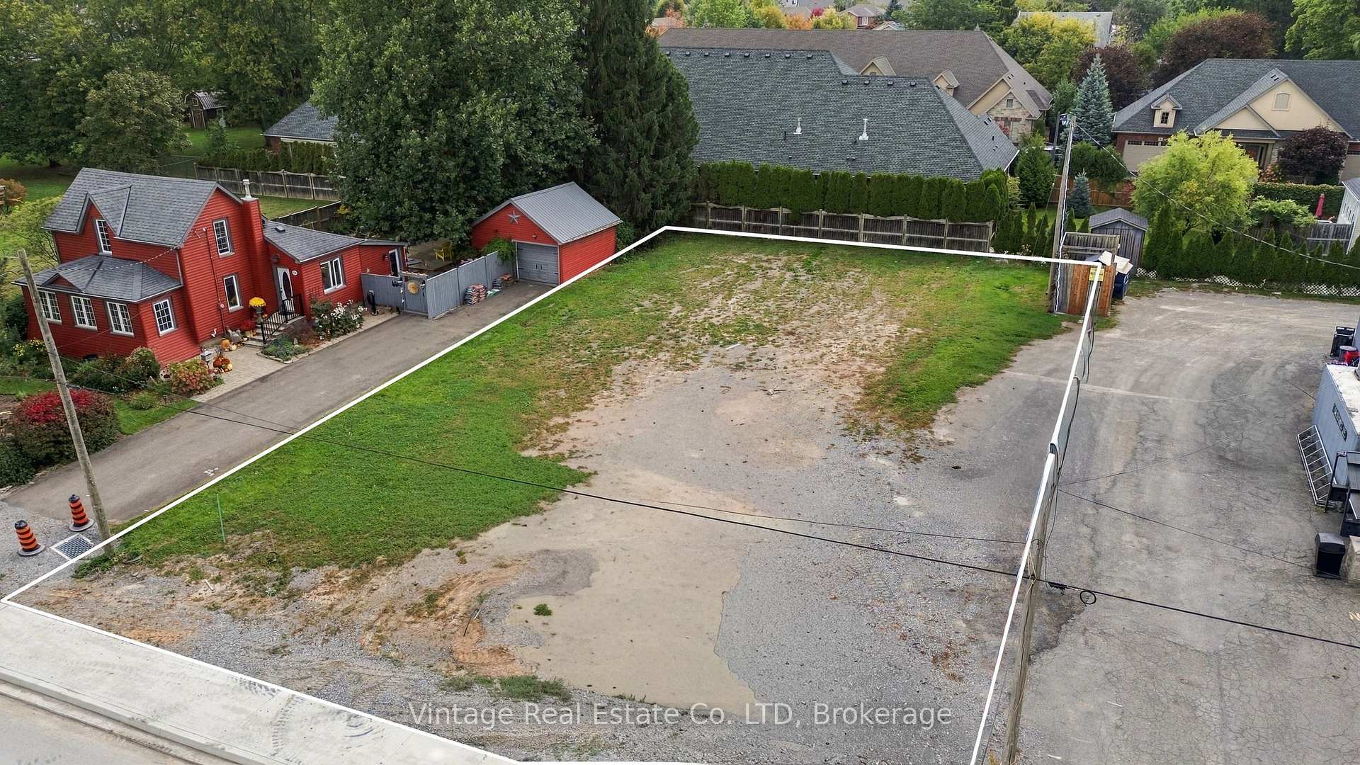 Photo 5 of 690 Quaker Road, Pelham, Fonthill — HOMEH