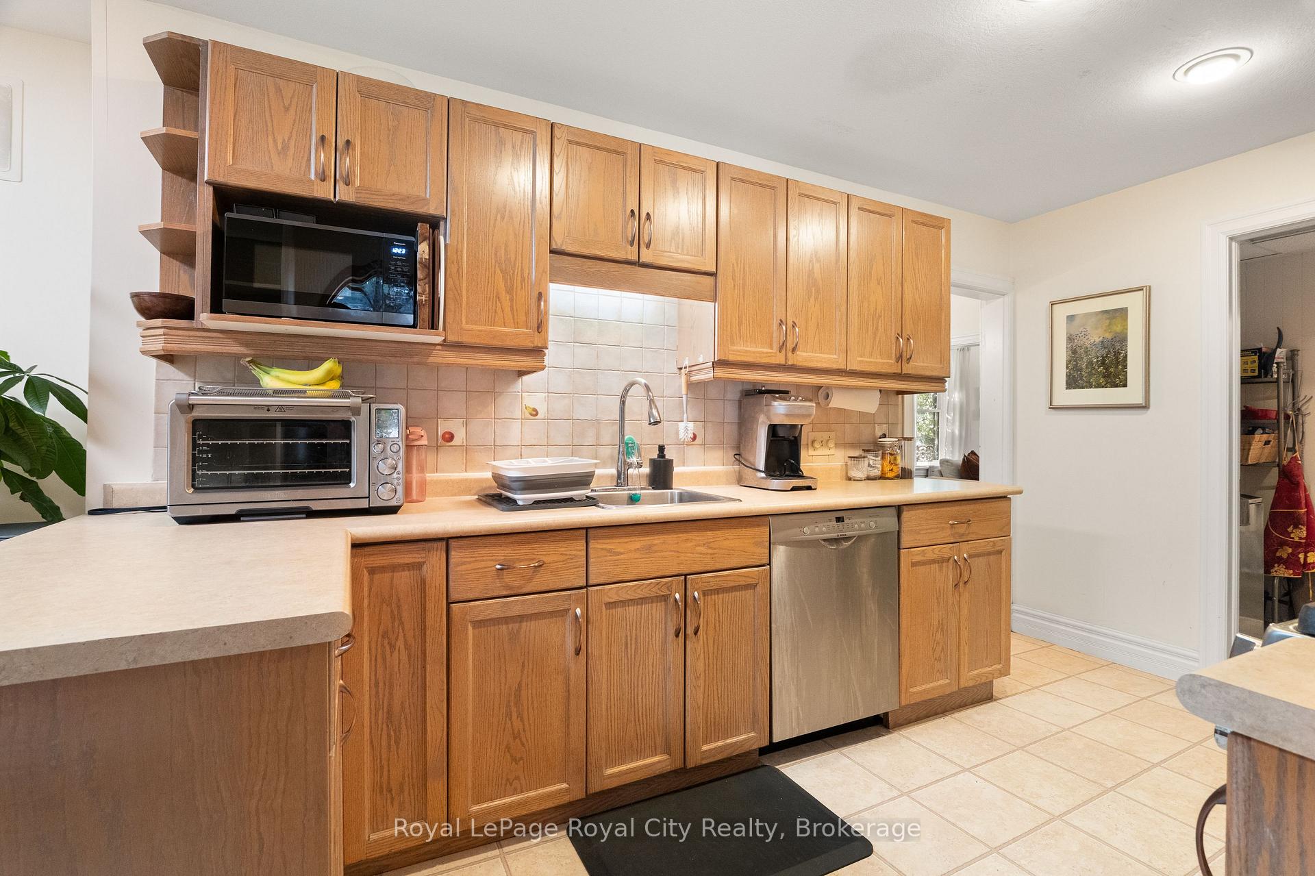 Photo 13 of 98 Waterloo Avenue, Guelph, Downtown — HOMEH
