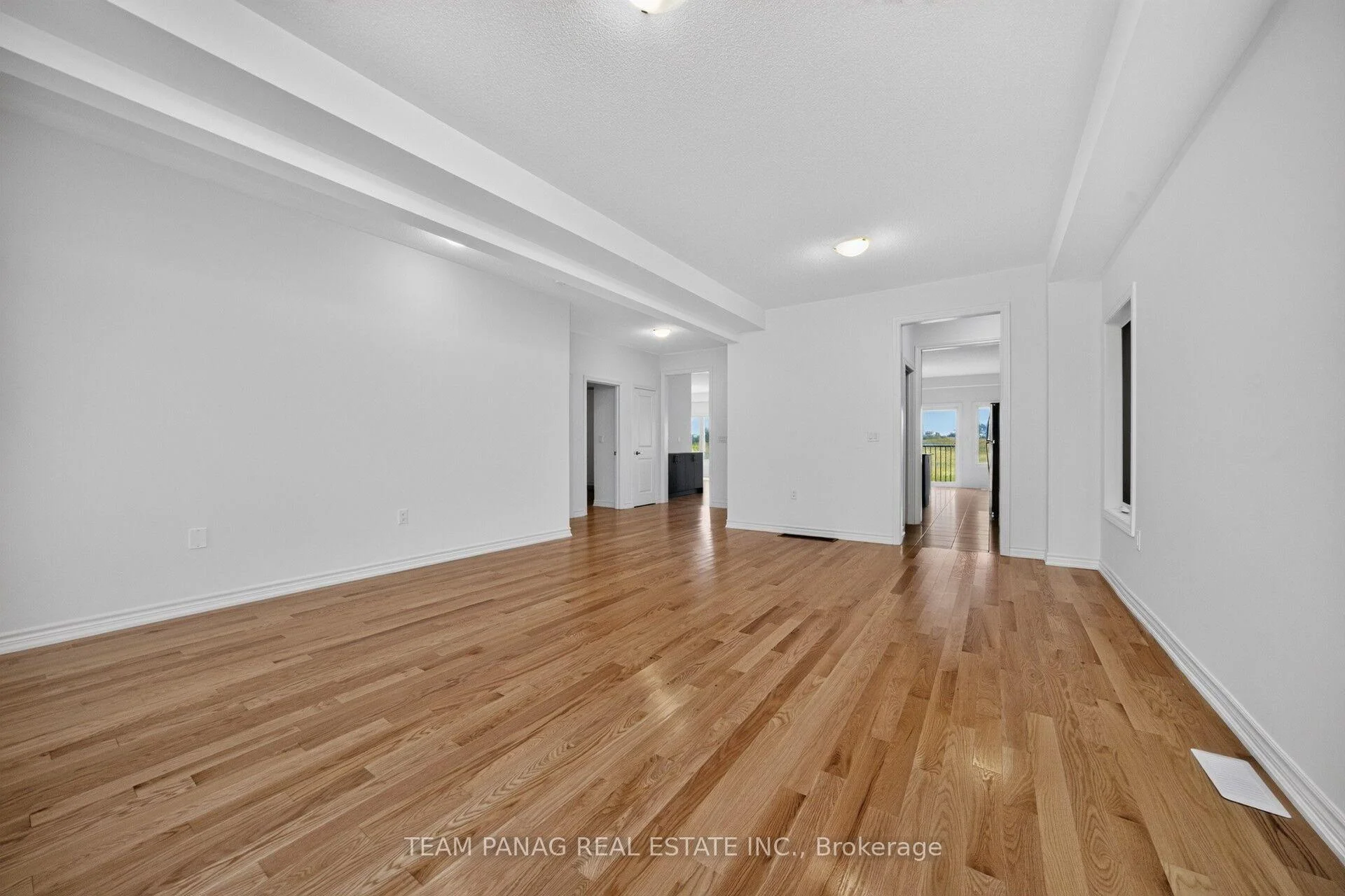 Photo 7 of 434 VanDusen Avenue, Southgate — HOMEH
