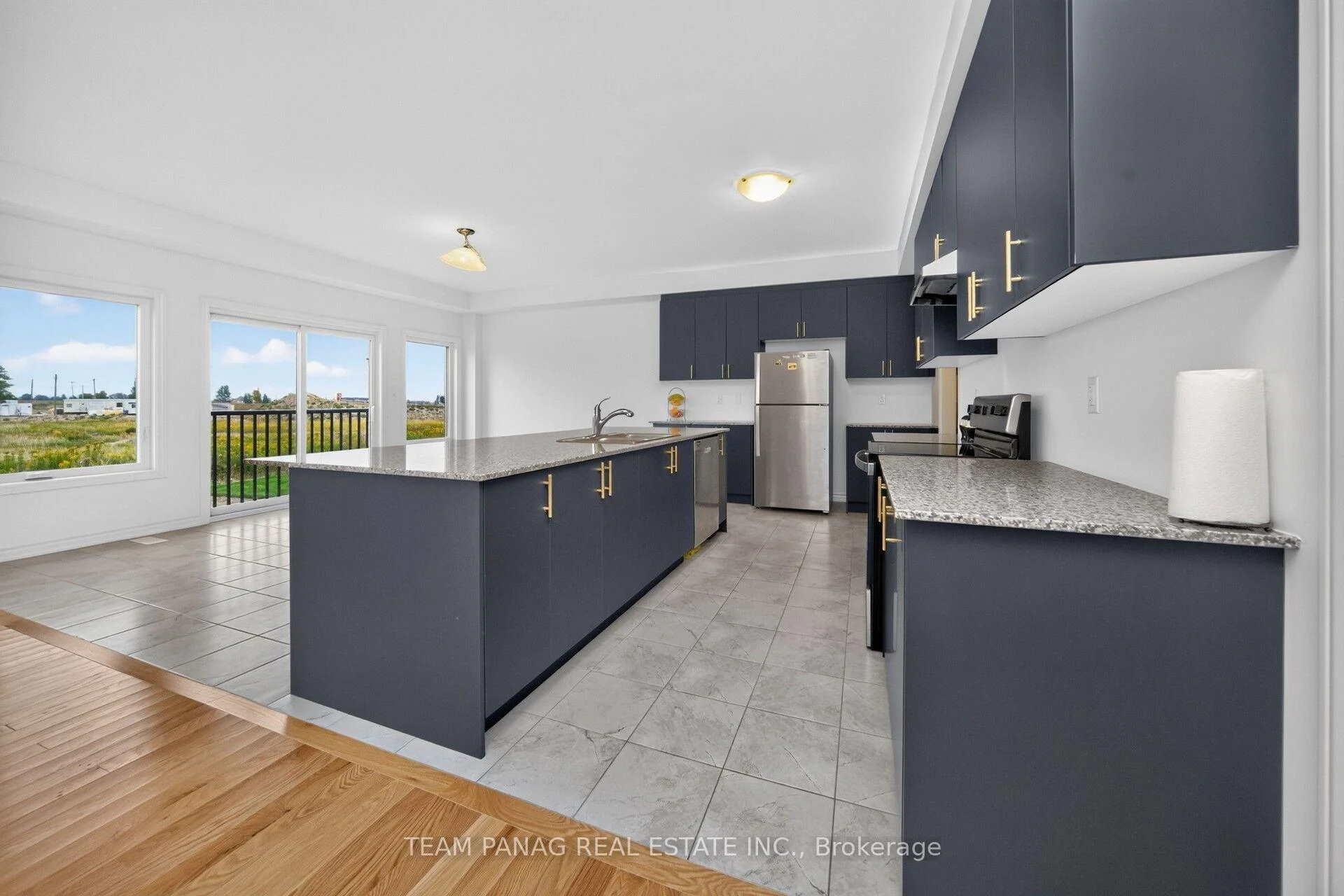 Photo 12 of 434 VanDusen Avenue, Southgate — HOMEH