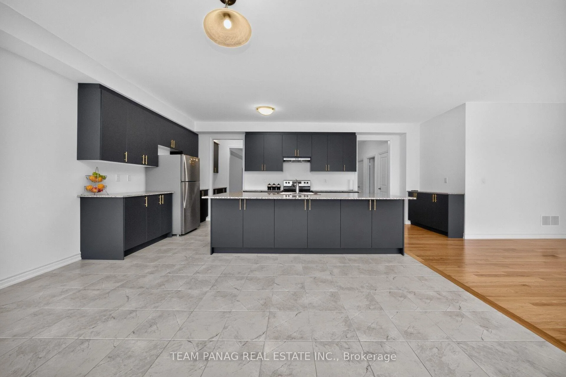 Photo 15 of 434 VanDusen Avenue, Southgate — HOMEH