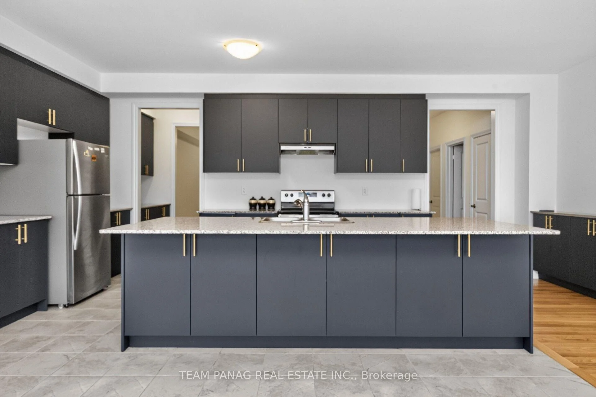 Photo 16 of 434 VanDusen Avenue, Southgate — HOMEH