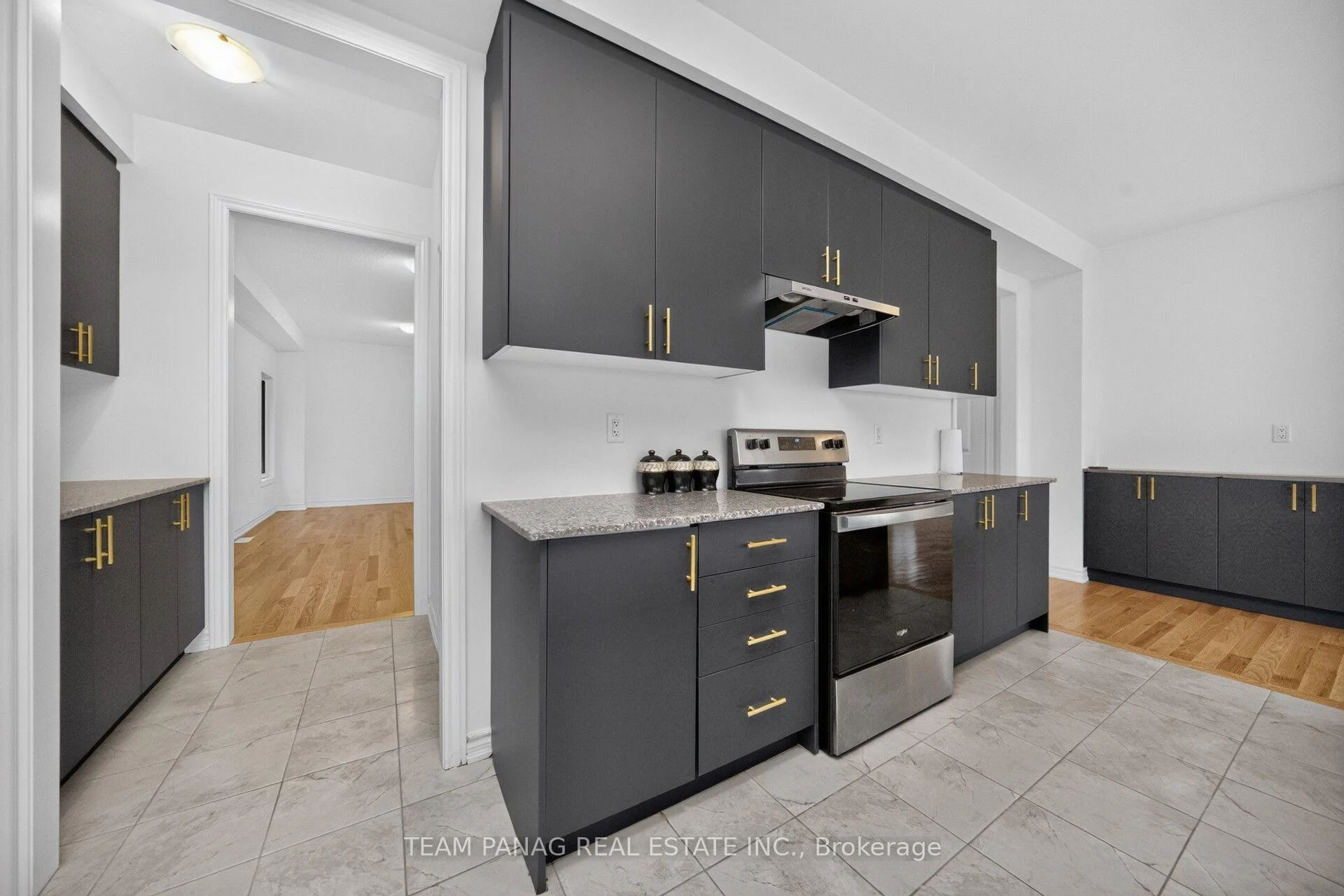 Photo 18 of 434 VanDusen Avenue, Southgate — HOMEH