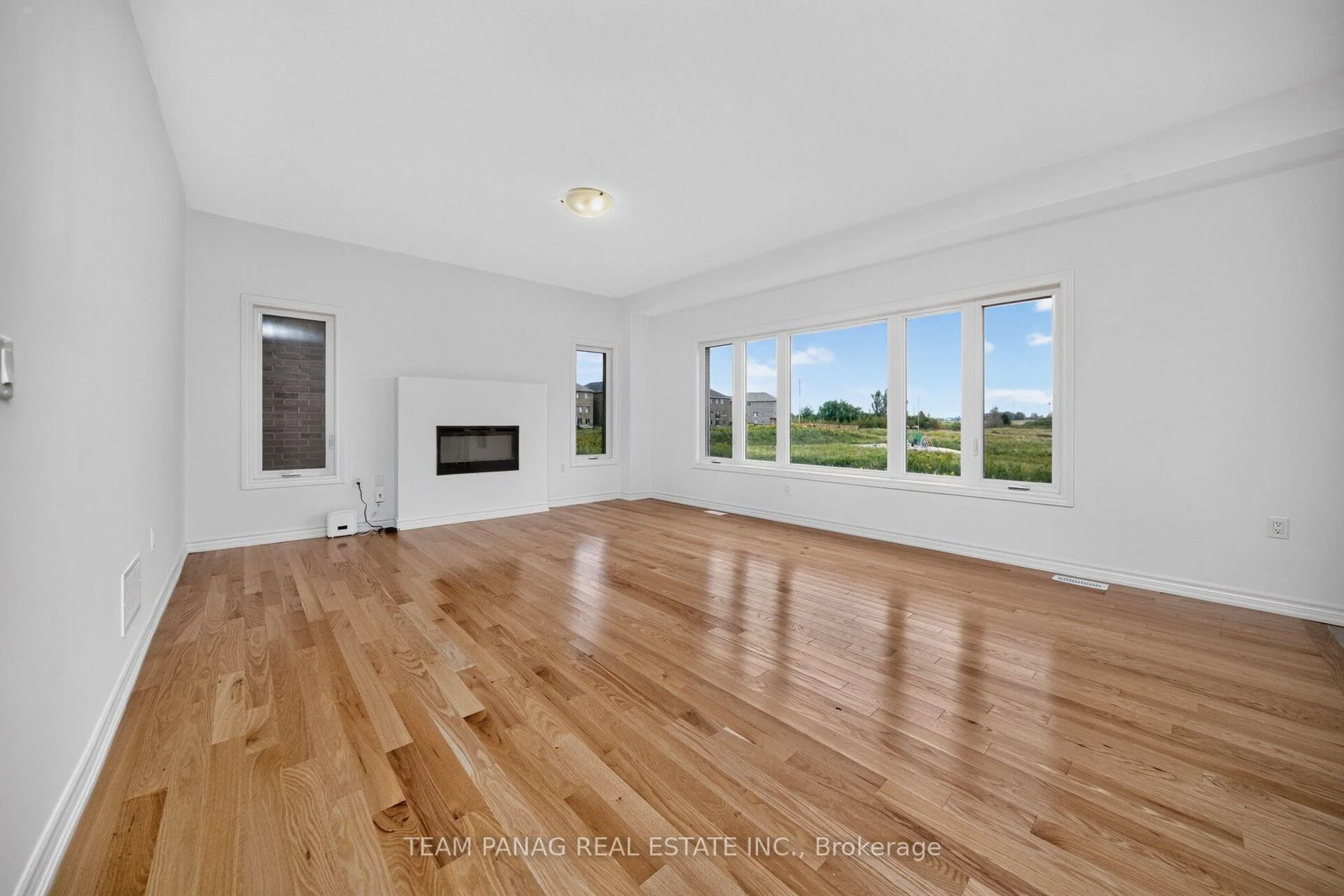 Photo 24 of 434 VanDusen Avenue, Southgate — HOMEH