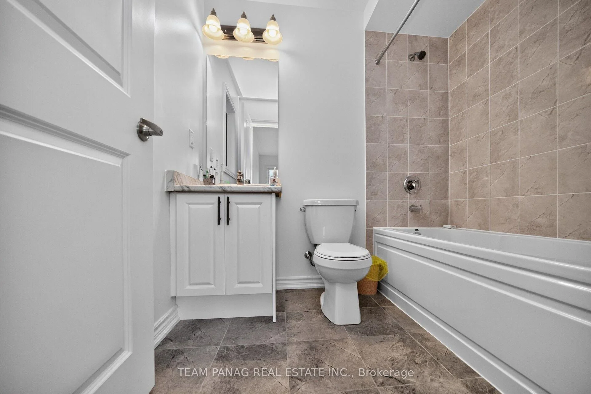 Photo 33 of 434 VanDusen Avenue, Southgate — HOMEH