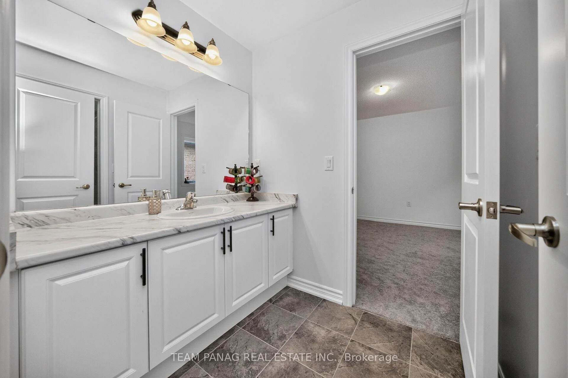 Photo 36 of 434 VanDusen Avenue, Southgate — HOMEH