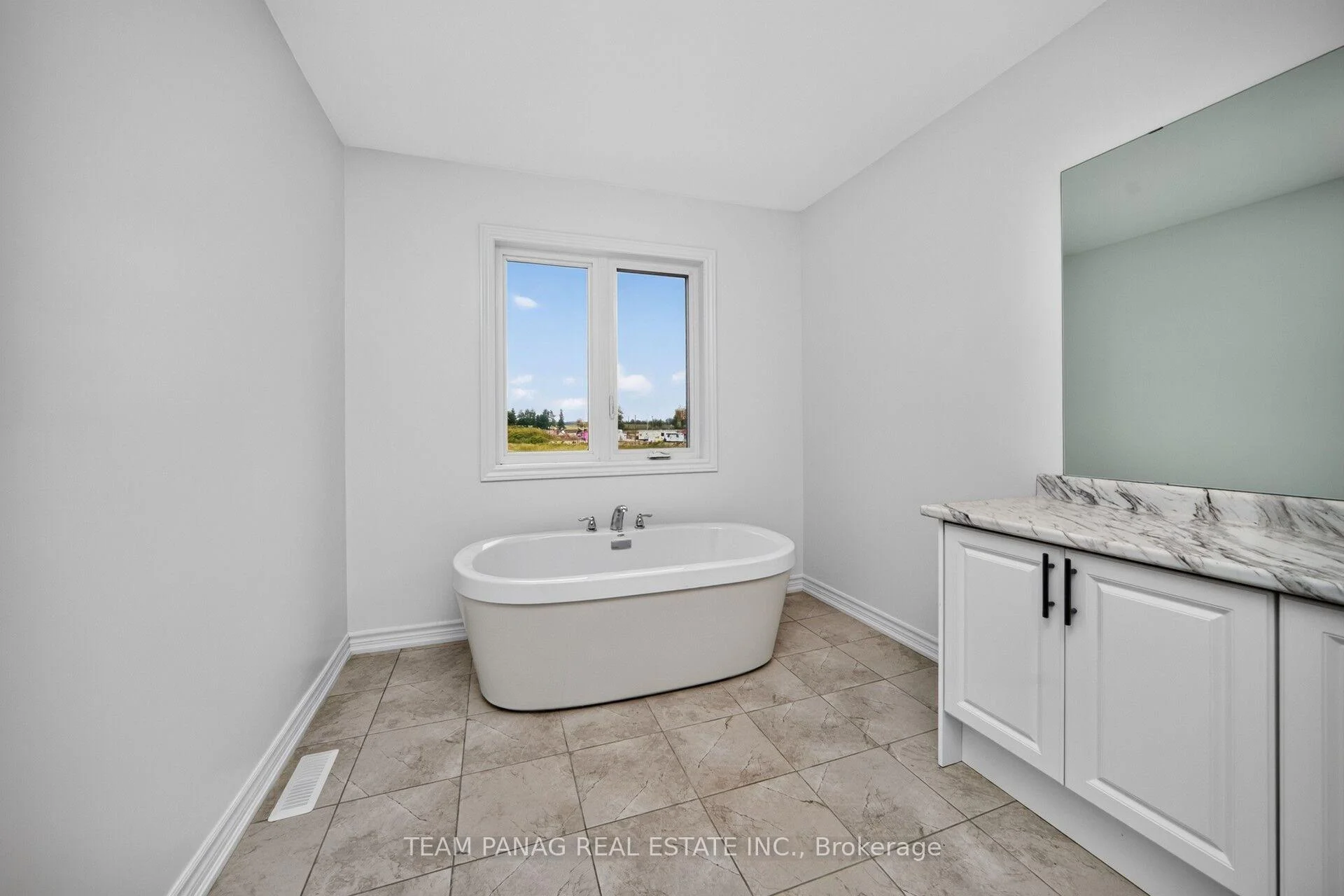 Photo 45 of 434 VanDusen Avenue, Southgate — HOMEH