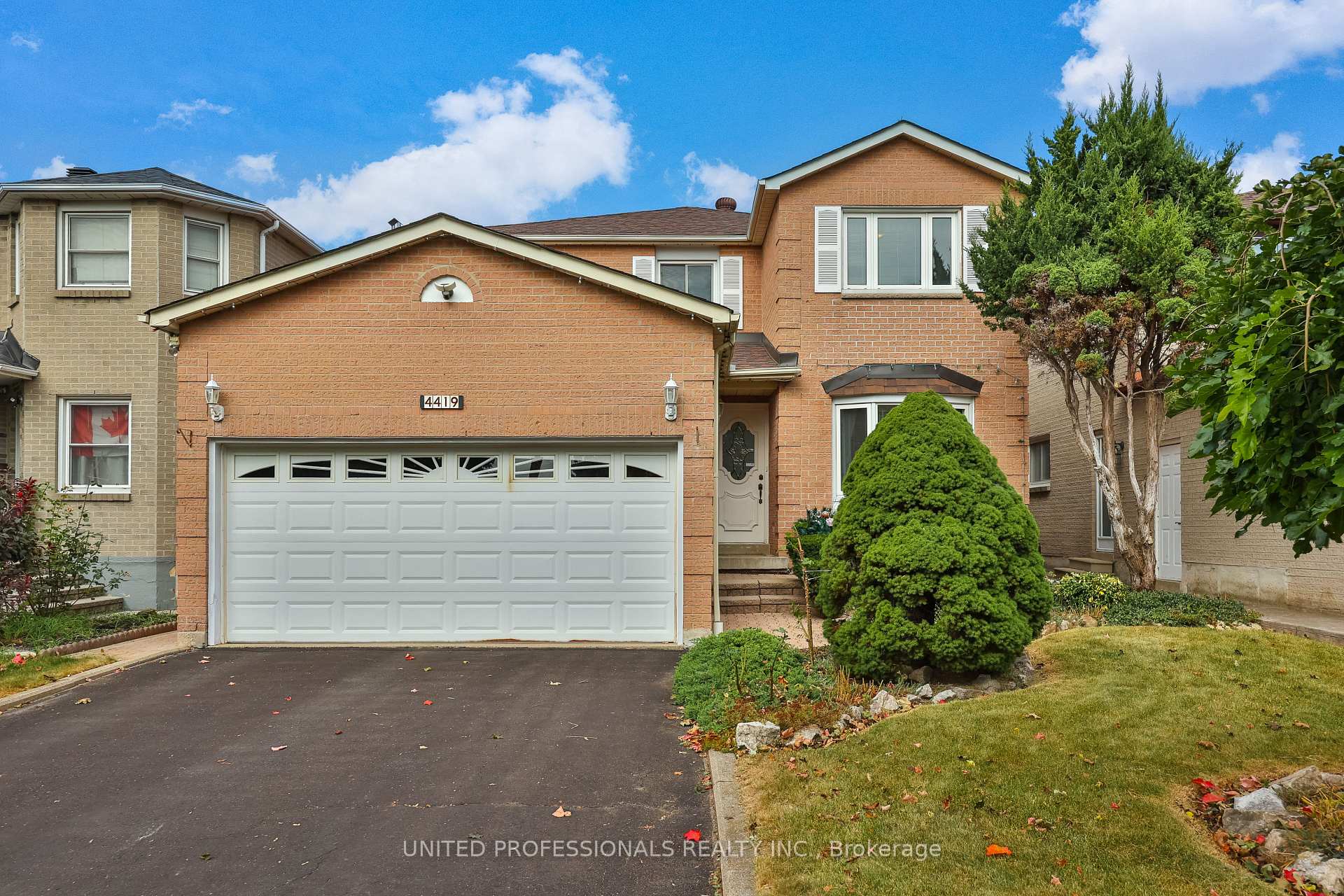 Photo 1 of 4419 Hearthside Drive, Mississauga, Hurontario — HOMEH