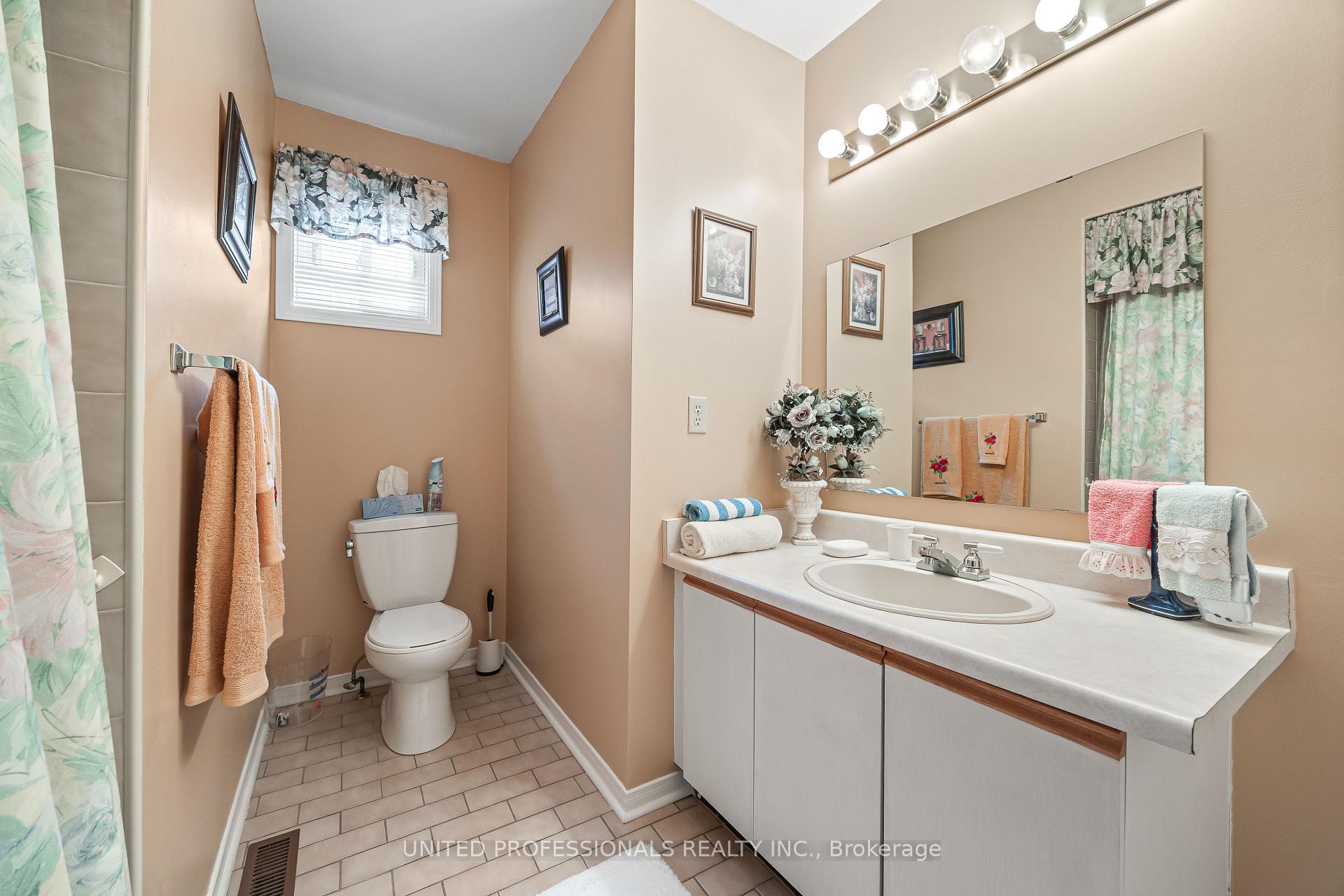 Photo 14 of 4419 Hearthside Drive, Mississauga, Hurontario — HOMEH