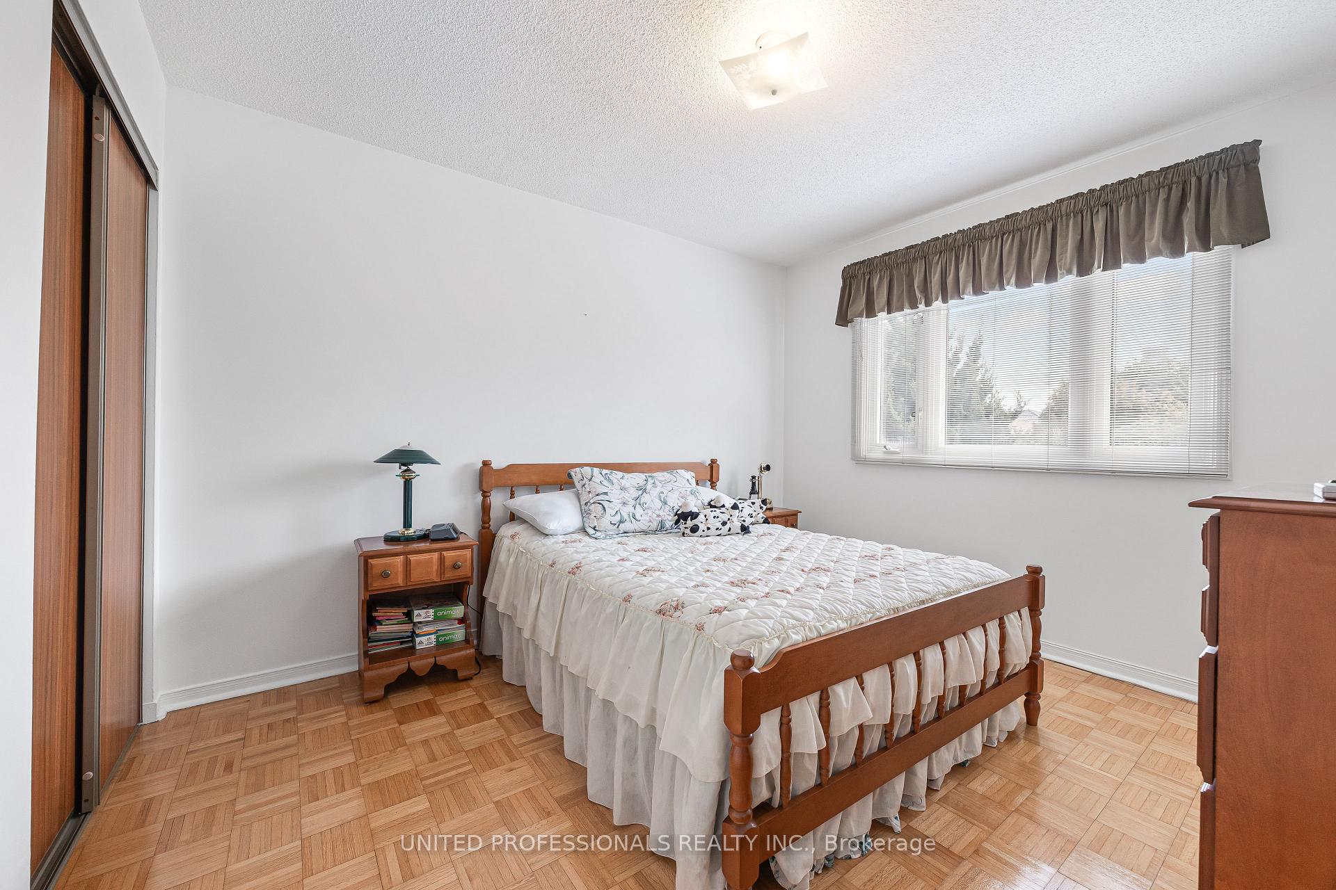 Photo 15 of 4419 Hearthside Drive, Mississauga, Hurontario — HOMEH