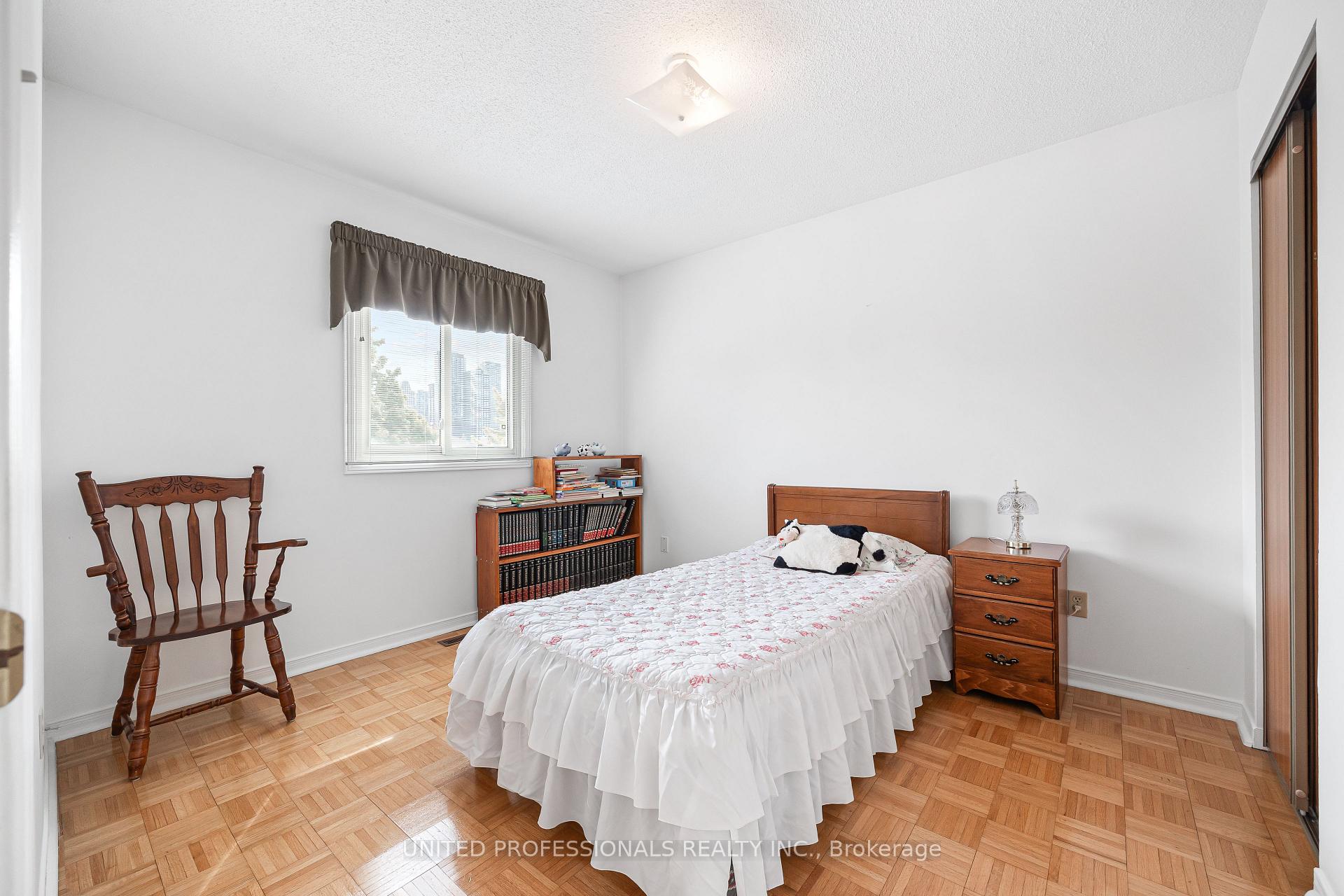 Photo 16 of 4419 Hearthside Drive, Mississauga, Hurontario — HOMEH