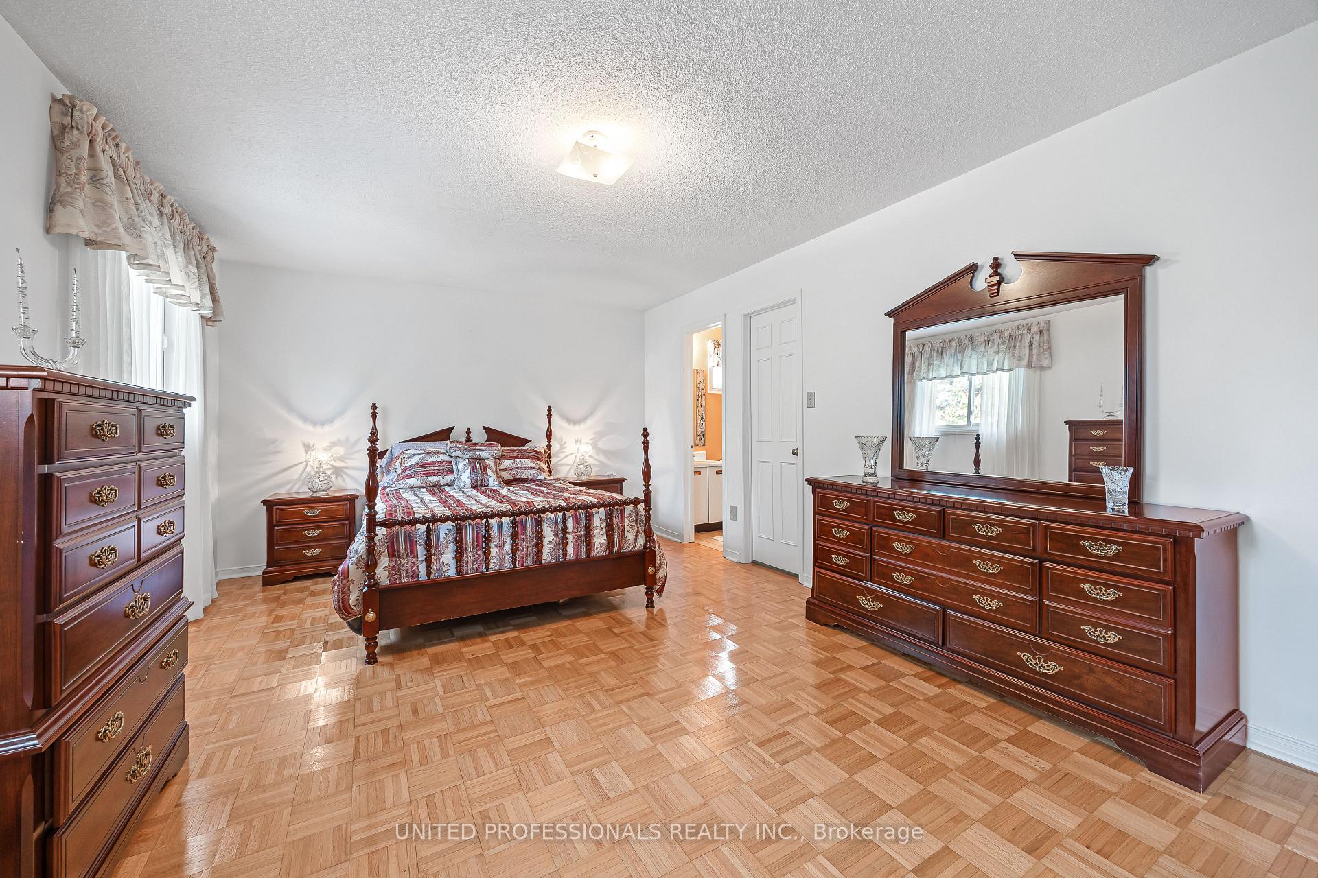Photo 19 of 4419 Hearthside Drive, Mississauga, Hurontario — HOMEH