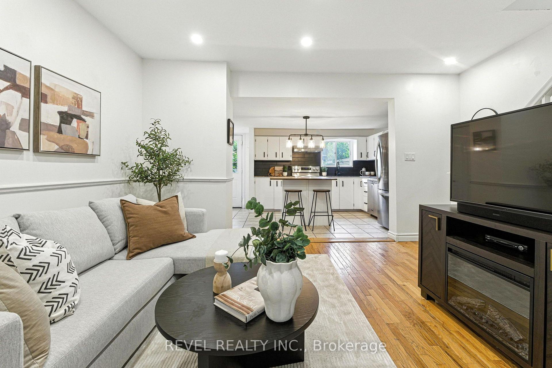 Photo 10 of 236 Cope Street, Hamilton, Homeside — HOMEH