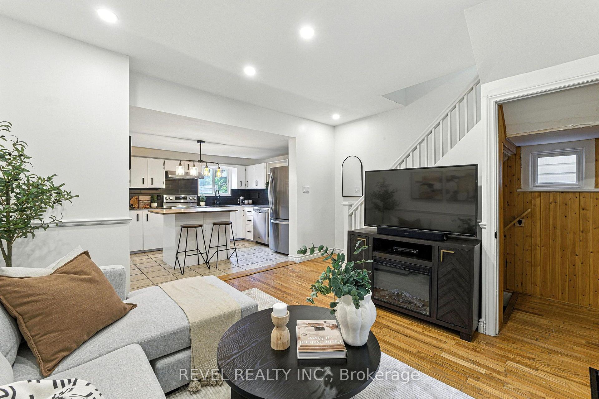 Photo 11 of 236 Cope Street, Hamilton, Homeside — HOMEH