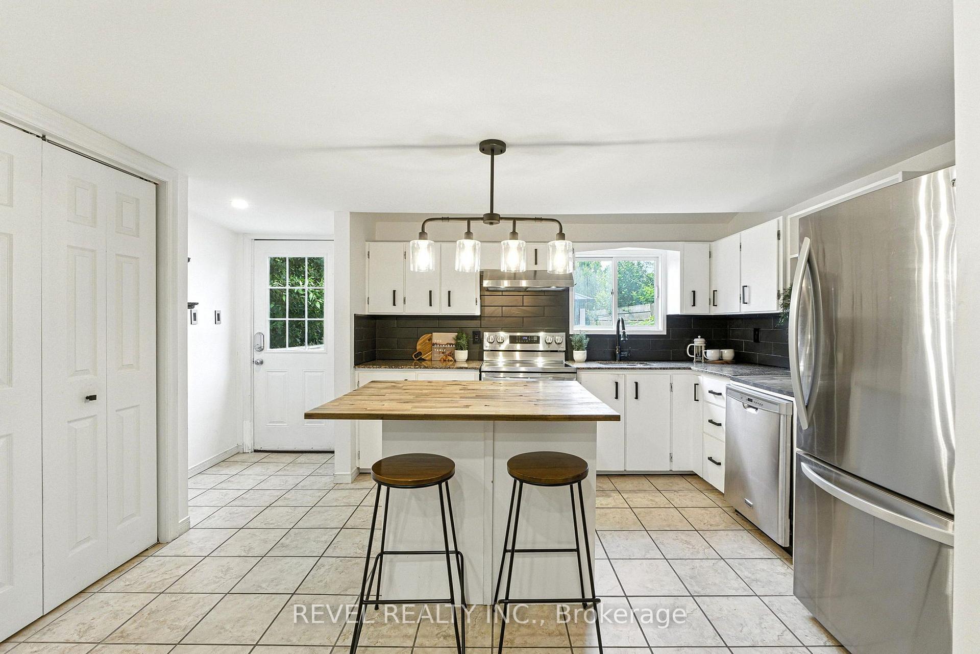 Photo 13 of 236 Cope Street, Hamilton, Homeside — HOMEH