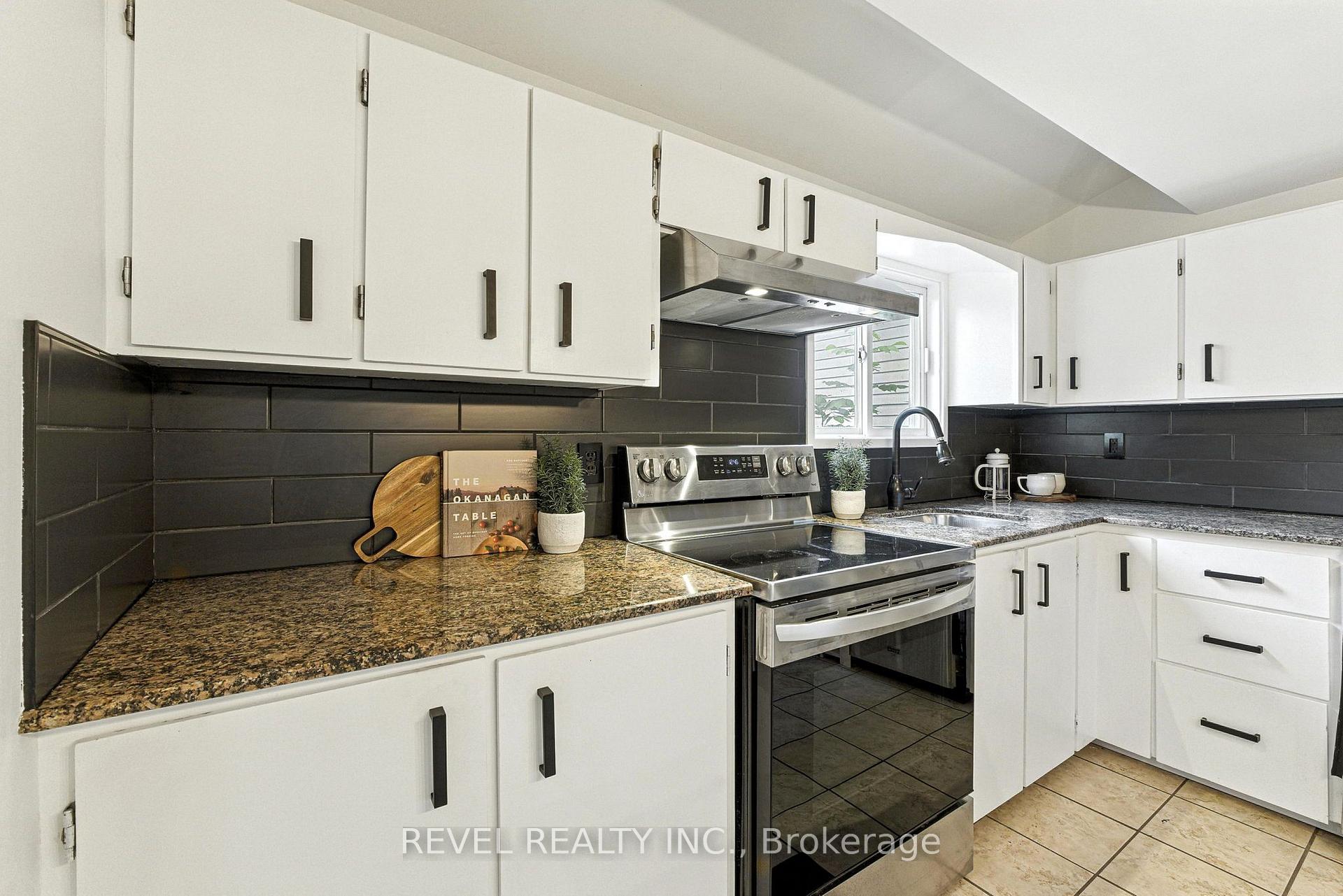 Photo 20 of 236 Cope Street, Hamilton, Homeside — HOMEH