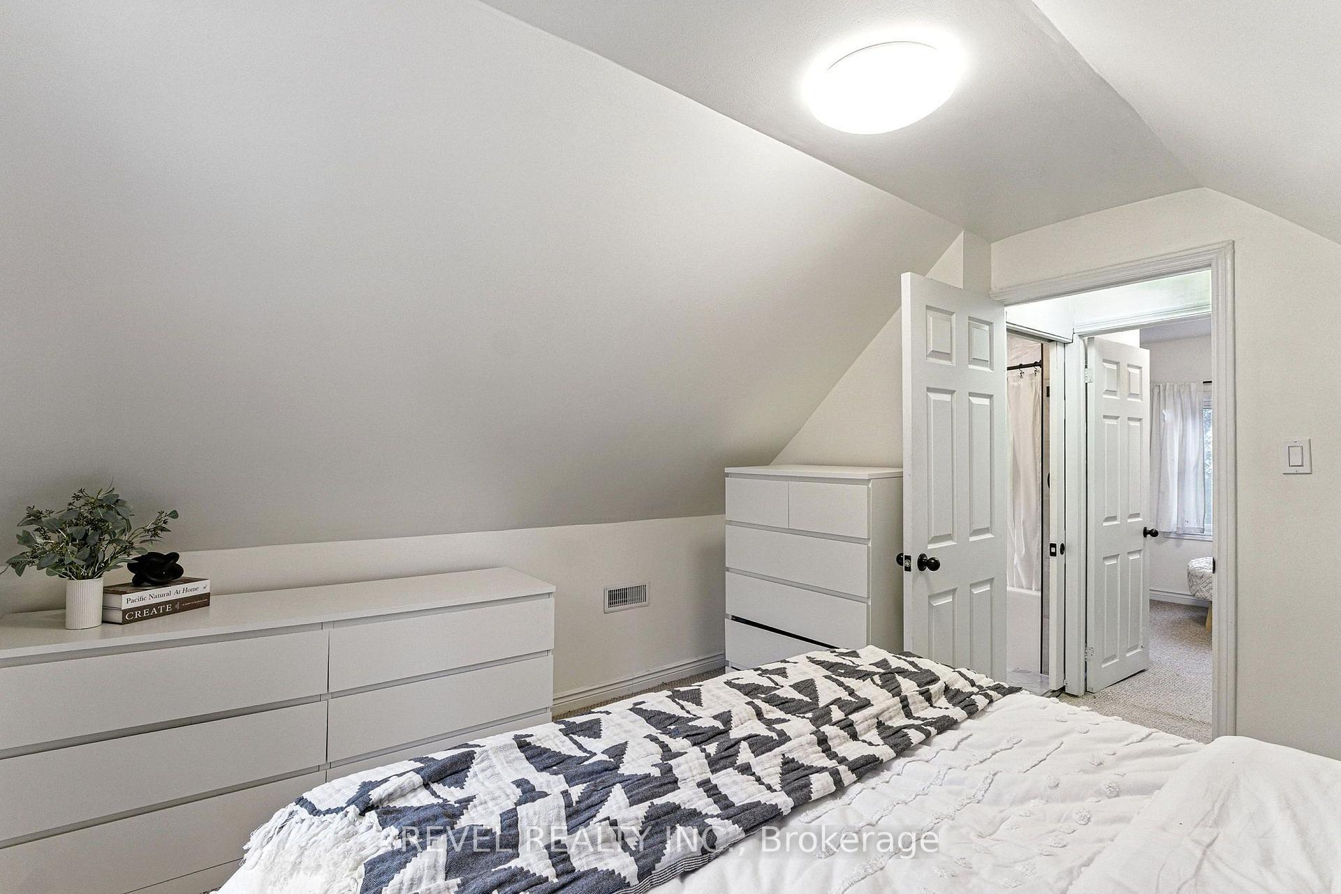 Photo 26 of 236 Cope Street, Hamilton, Homeside — HOMEH