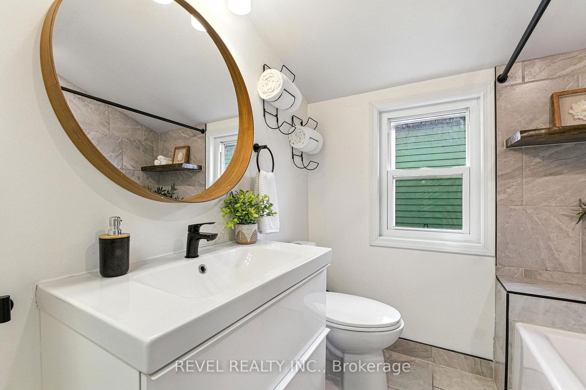 Photo 28 of 236 Cope Street, Hamilton, Homeside — HOMEH