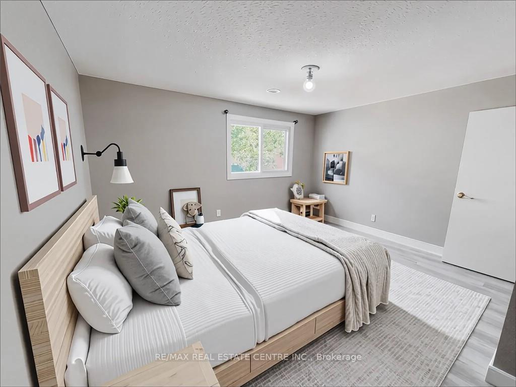 Photo 3 of Unit G, 222 Harvard Place, Waterloo, Lincoln Village — HOMEH