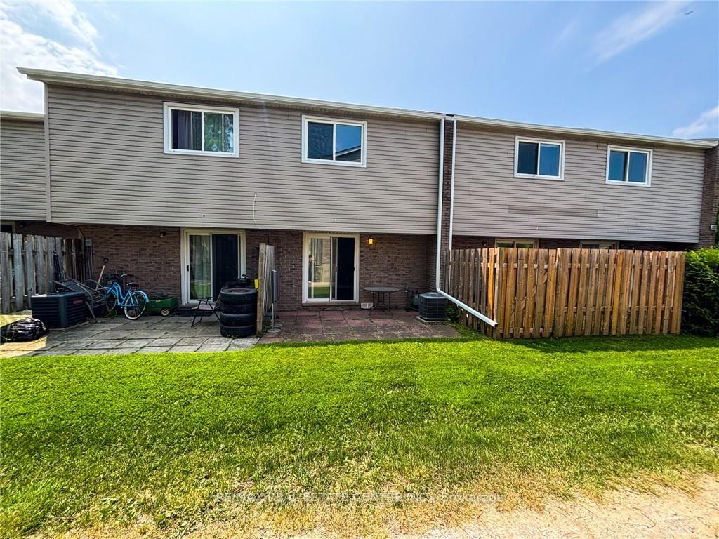 Photo 16 of Unit G, 222 Harvard Place, Waterloo, Lincoln Village — HOMEH