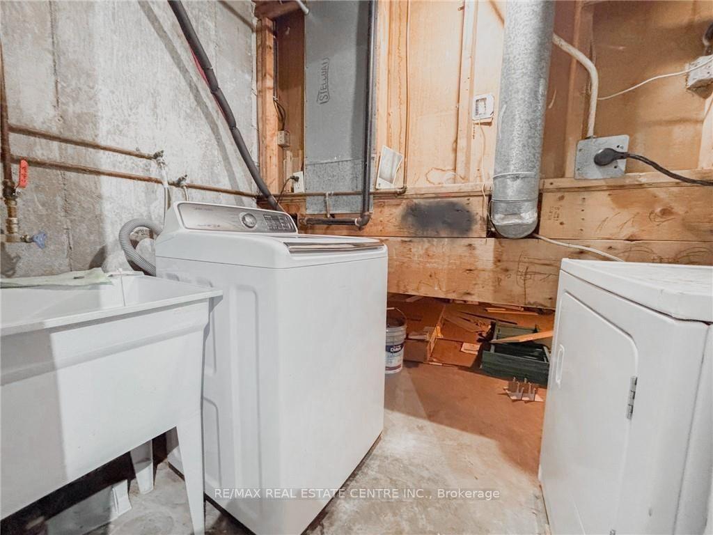 Photo 19 of Unit G, 222 Harvard Place, Waterloo, Lincoln Village — HOMEH