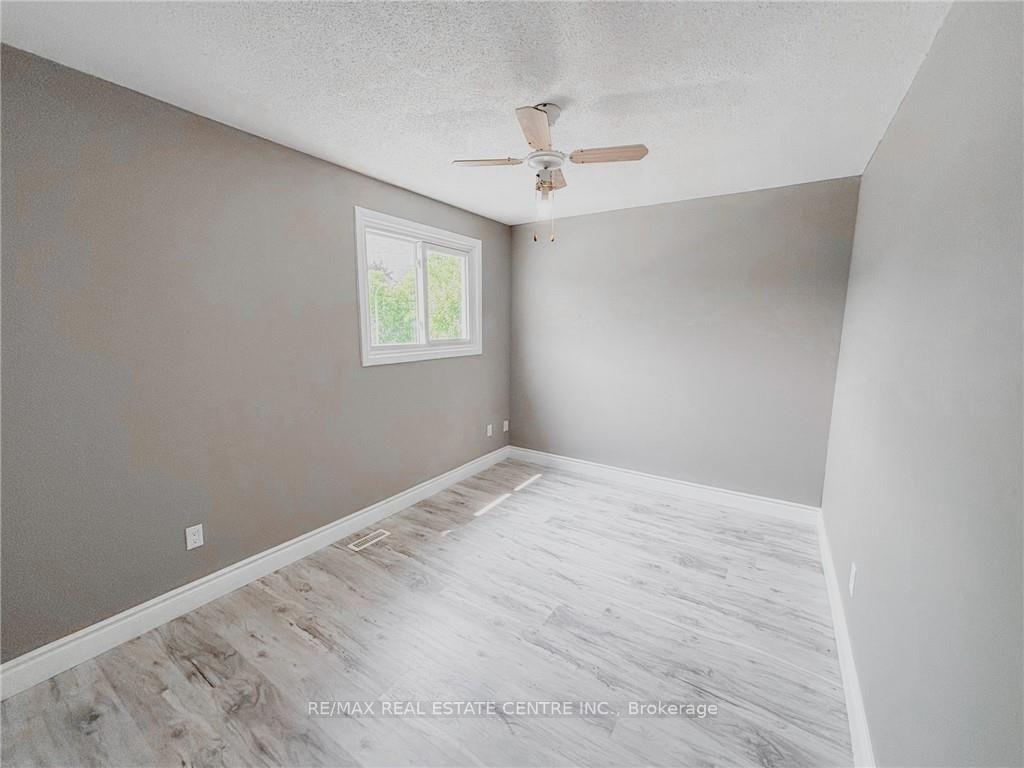 Photo 22 of Unit G, 222 Harvard Place, Waterloo, Lincoln Village — HOMEH