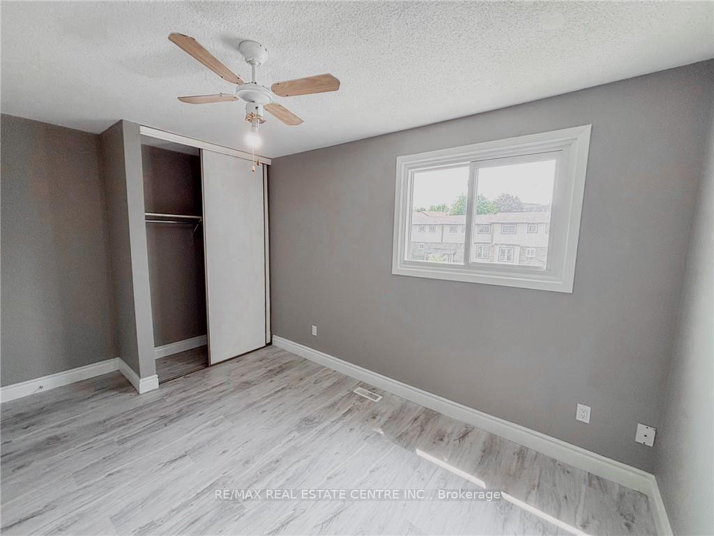 Photo 23 of Unit G, 222 Harvard Place, Waterloo, Lincoln Village — HOMEH