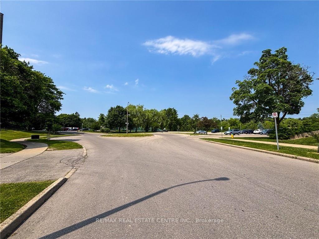 Photo 26 of Unit G, 222 Harvard Place, Waterloo, Lincoln Village — HOMEH