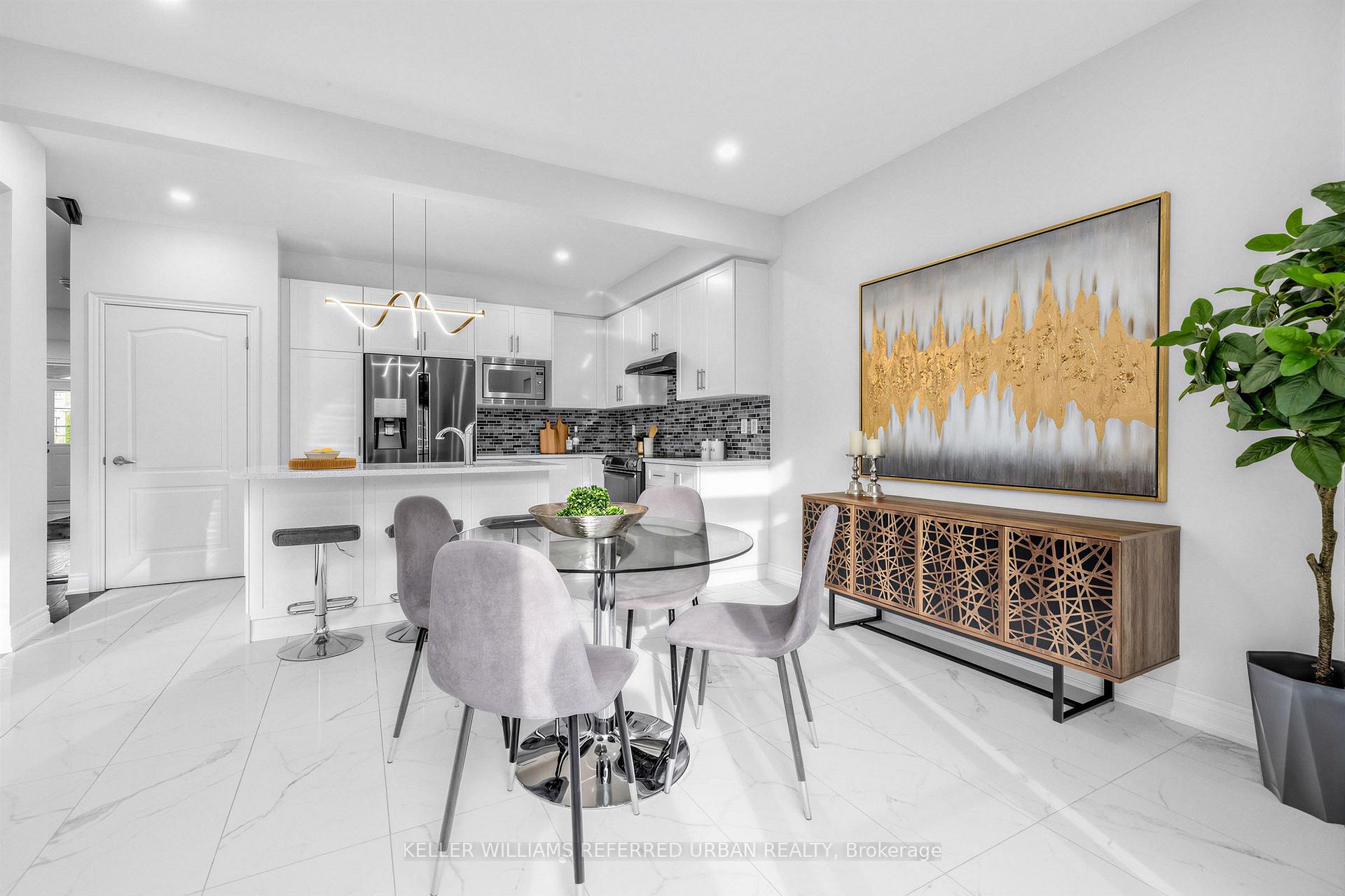 Photo 7 of 6 Sharonview Crescent, East Gwillimbury, Sharon — HOMEH