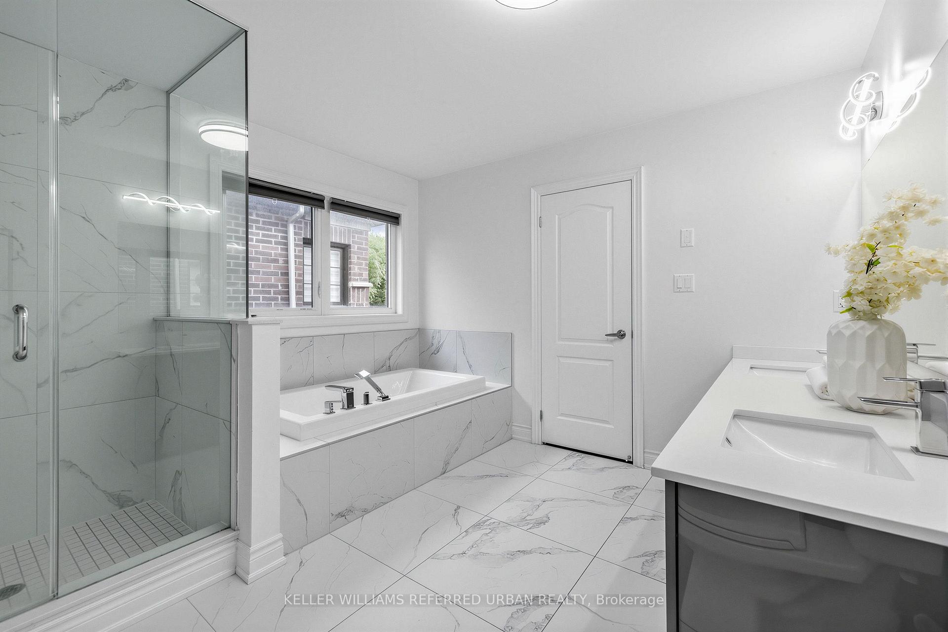 Photo 21 of 6 Sharonview Crescent, East Gwillimbury, Sharon — HOMEH