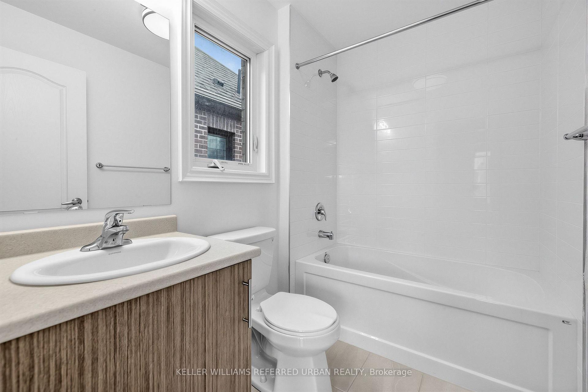 Photo 26 of 6 Sharonview Crescent, East Gwillimbury, Sharon — HOMEH