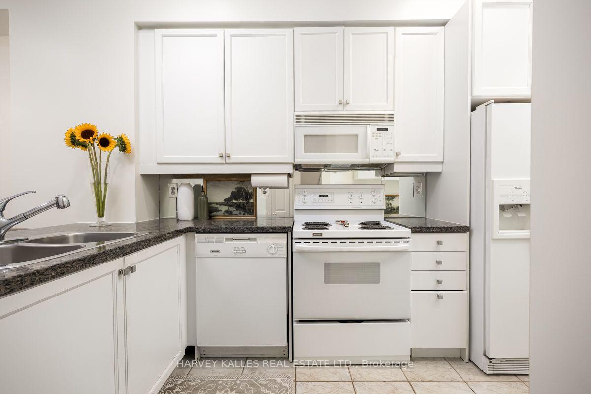 Photo 8 of Unit TH 9, 1 Baxter Street, Toronto, Rosedale-Moore Park — HOMEH