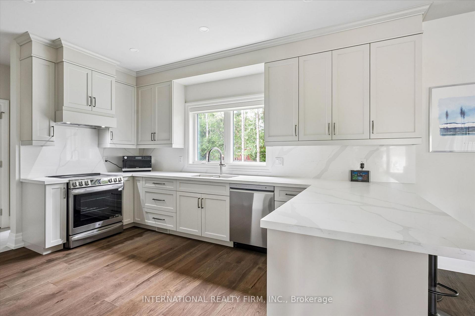 Photo 10 of 2423 Raymore Drive, Burlington, Brant — HOMEH