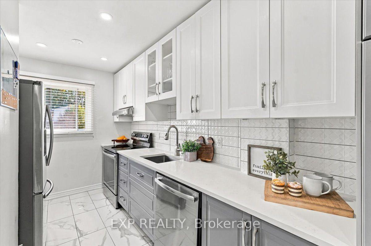 Photo 4 of 16 Havenbrook Court, Brampton, Central Park — HOMEH