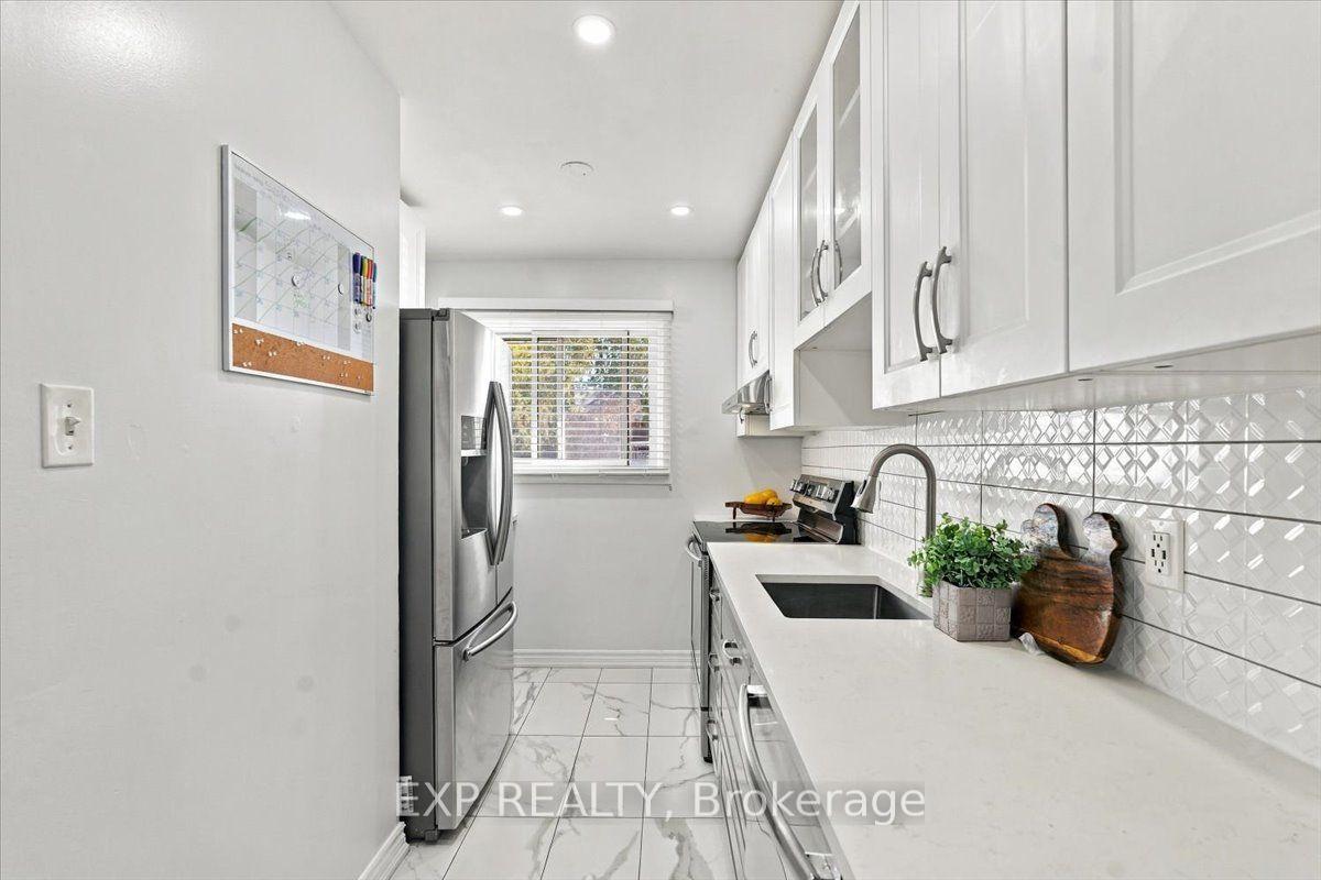Photo 12 of 16 Havenbrook Court, Brampton, Central Park — HOMEH