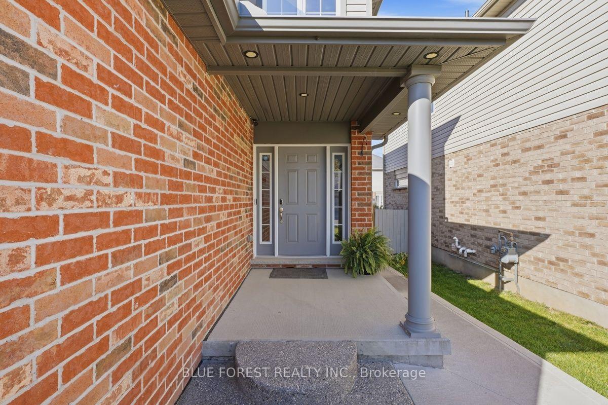 Photo 3 of 2645 Asima Drive, London, South U — HOMEH